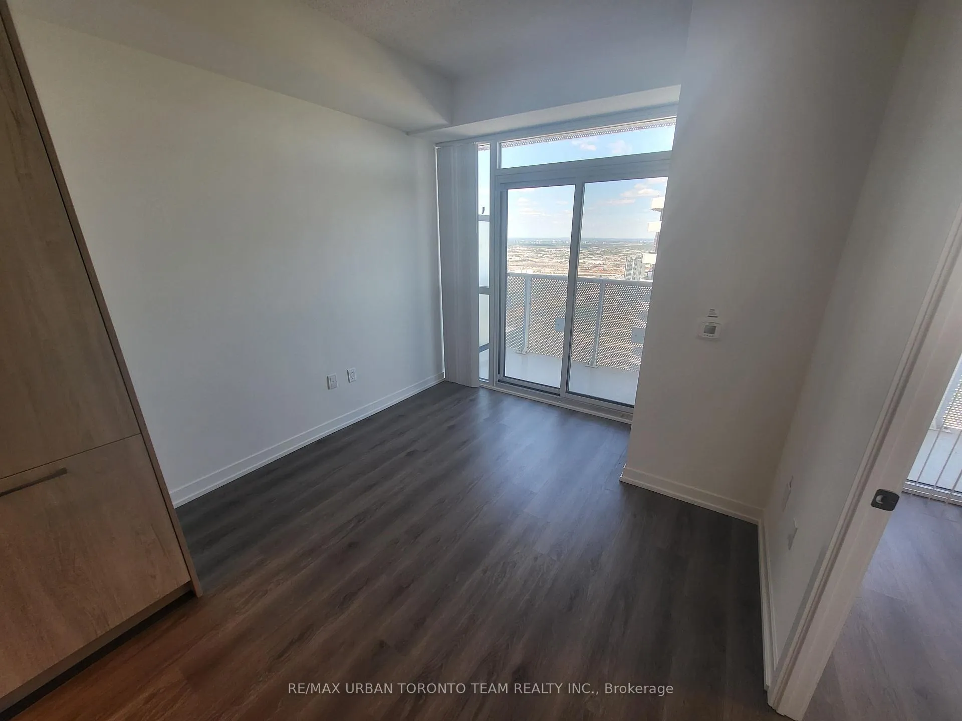 Photo 5 of Unit 6315, 225 Commerce Street, Vaughan, Vaughan Corporate Centre — HOMEH