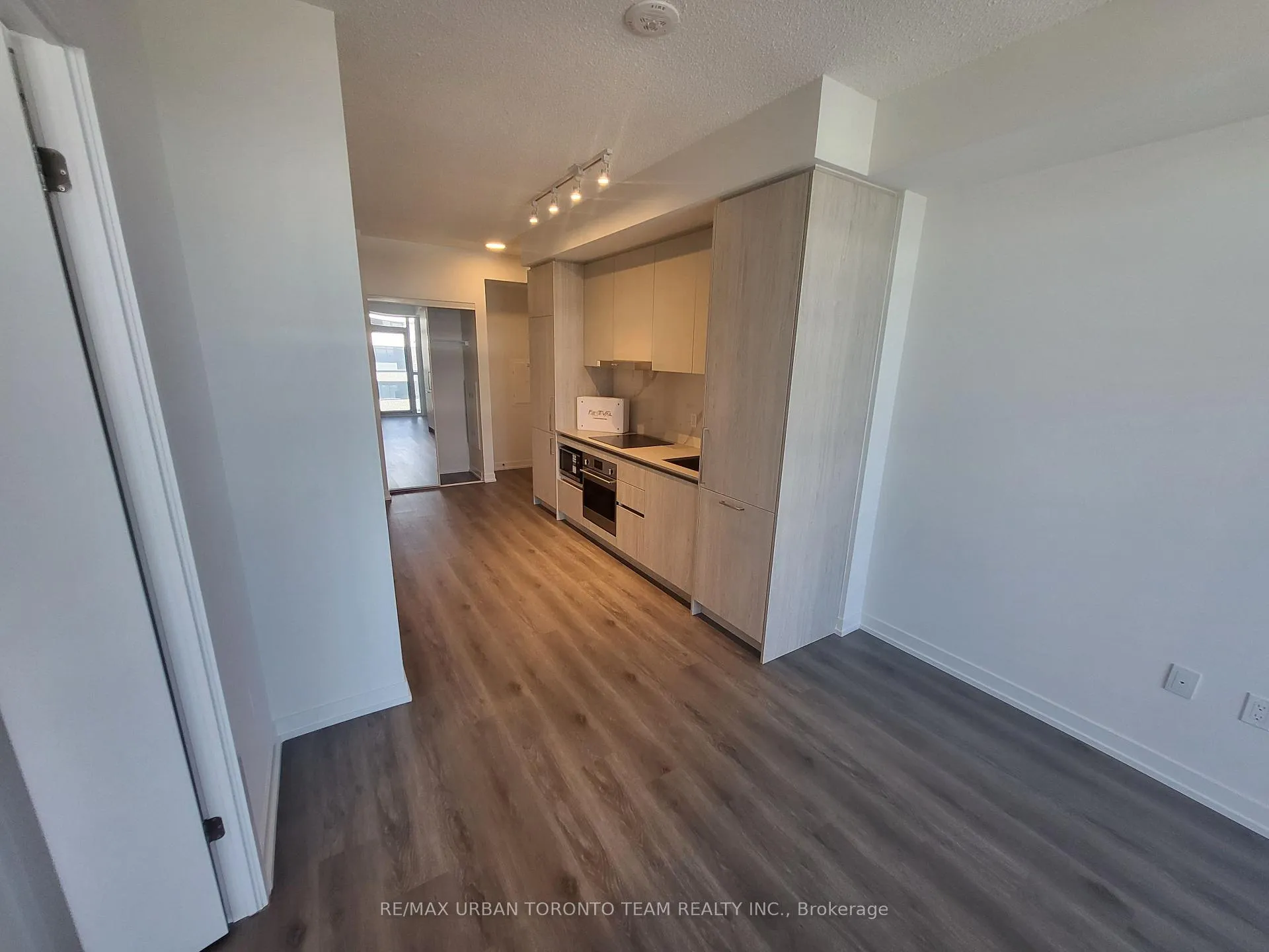 Photo 6 of Unit 6315, 225 Commerce Street, Vaughan, Vaughan Corporate Centre — HOMEH