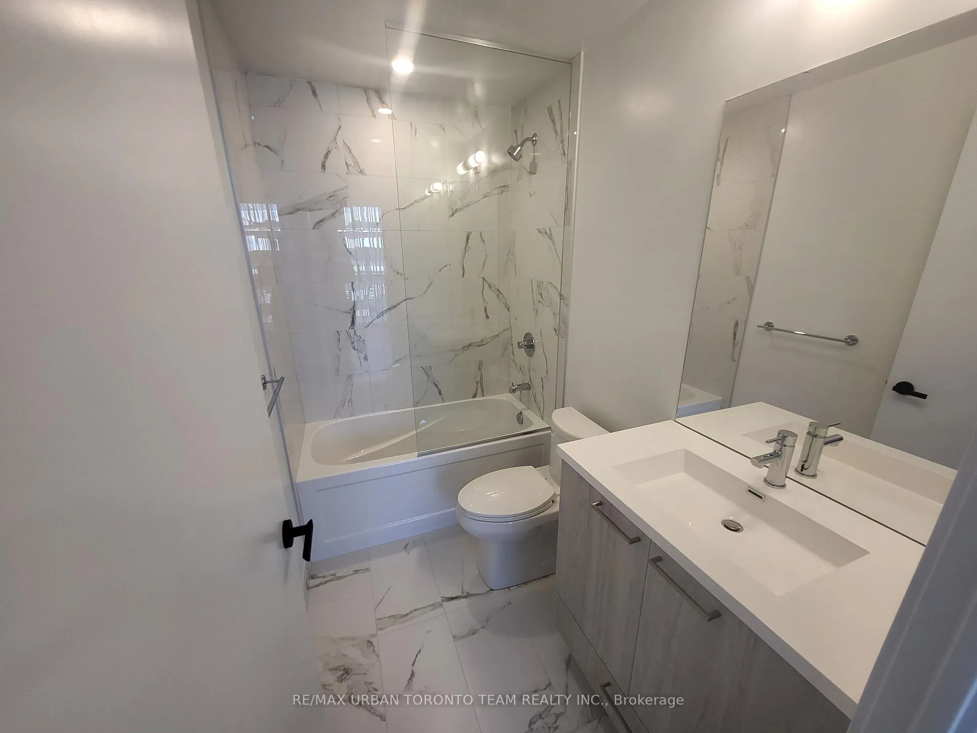 Photo 10 of Unit 6315, 225 Commerce Street, Vaughan, Vaughan Corporate Centre — HOMEH