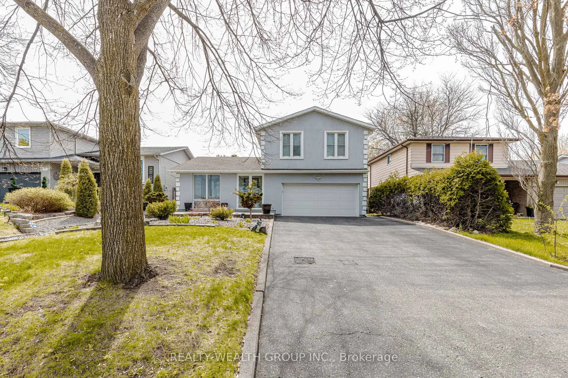 Front of 688 Antigua Crescent