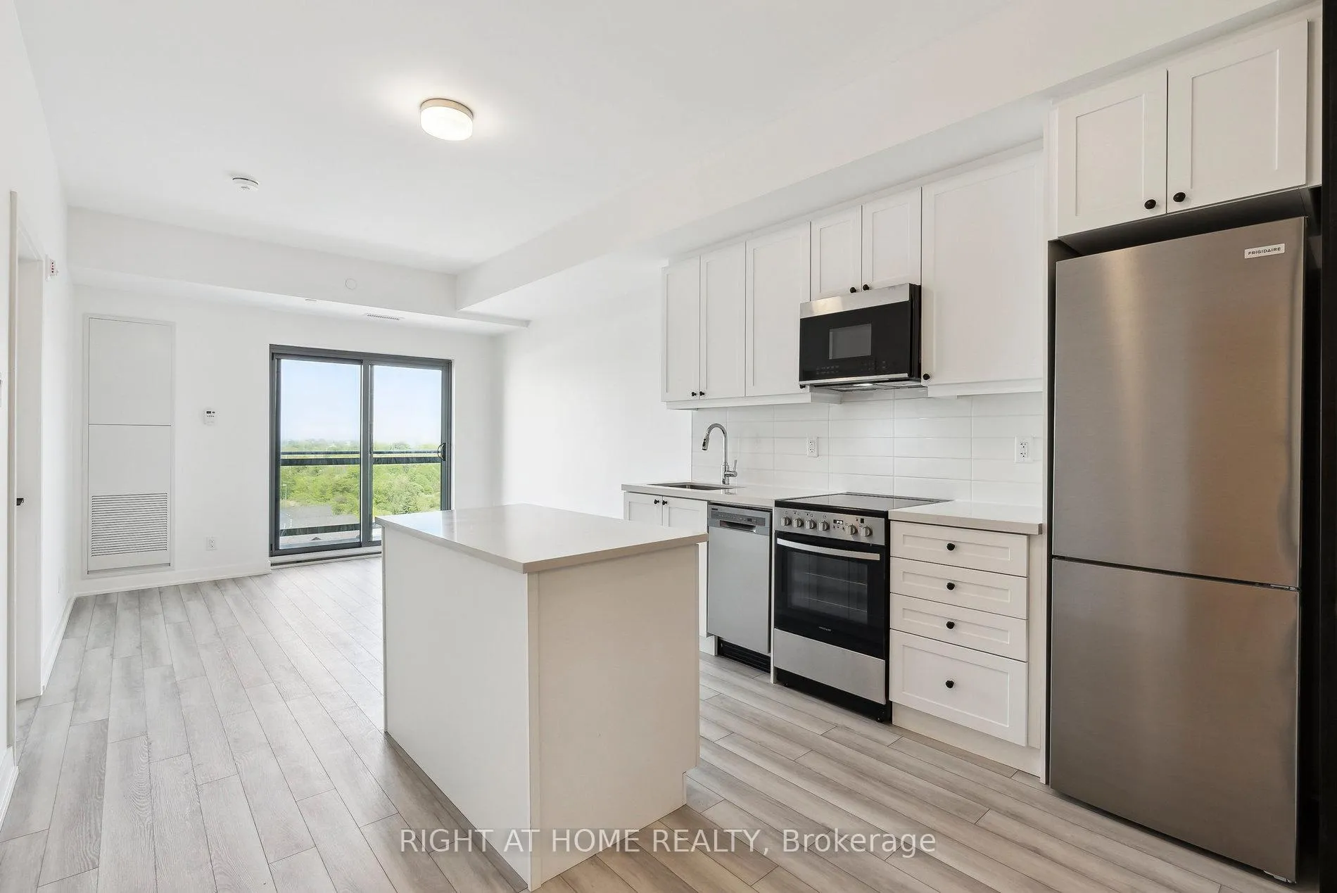 Photo 4 of Unit 1007, 55 Clarington Boulevard, Clarington, Bowmanville — HOMEH