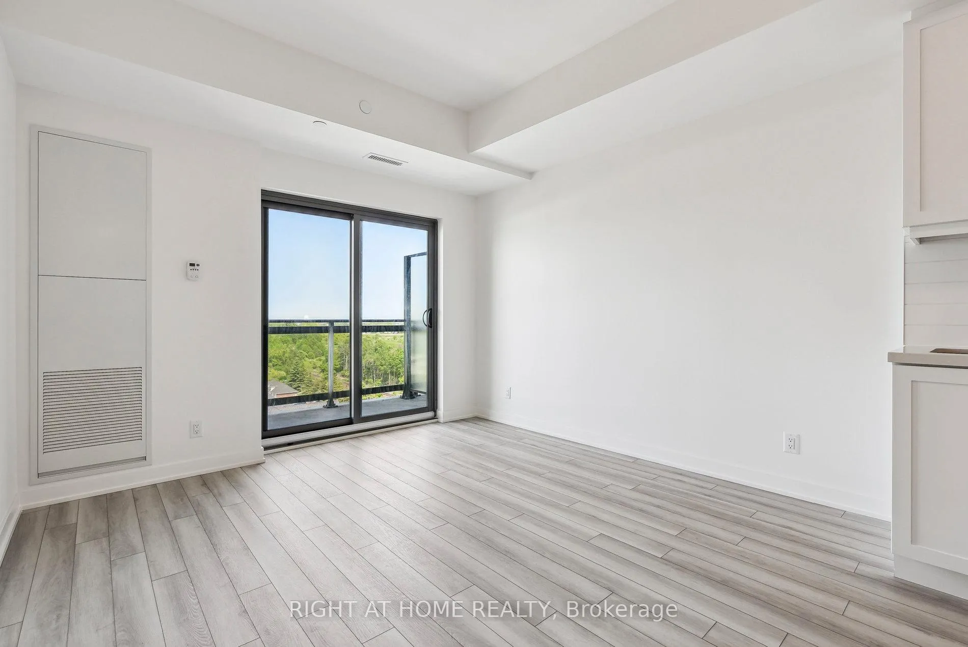 Photo 6 of Unit 1007, 55 Clarington Boulevard, Clarington, Bowmanville — HOMEH
