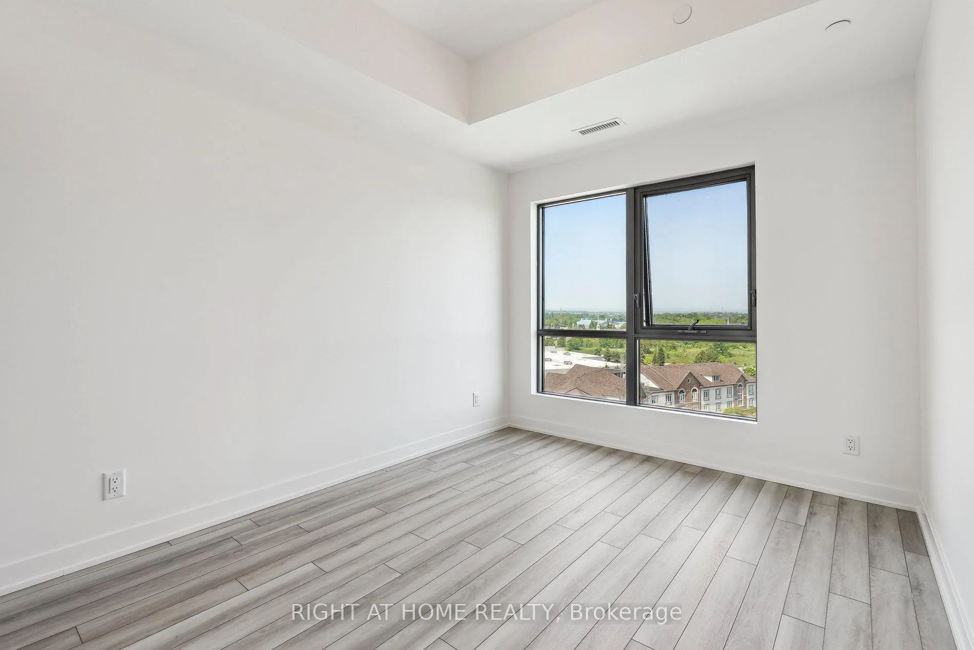 Photo 8 of Unit 1007, 55 Clarington Boulevard, Clarington, Bowmanville — HOMEH