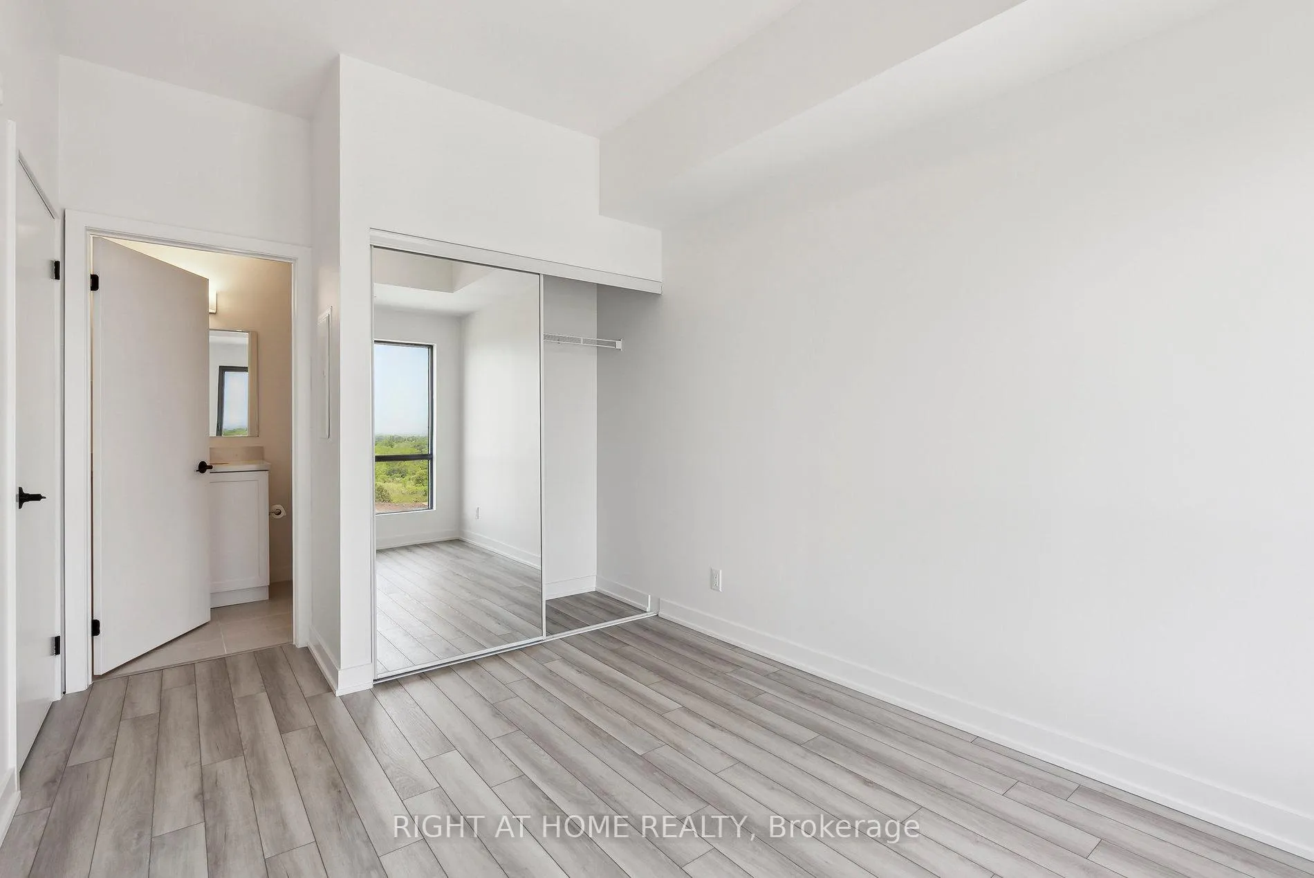 Photo 9 of Unit 1007, 55 Clarington Boulevard, Clarington, Bowmanville — HOMEH