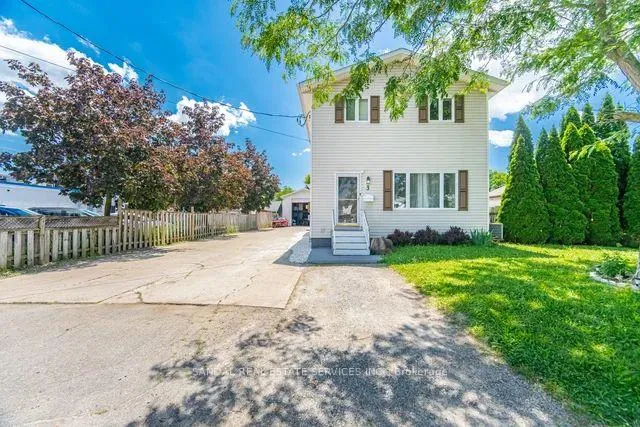 Photo 2 of 3 Nash Street, St. Catharines, Western Hill — HOMEH