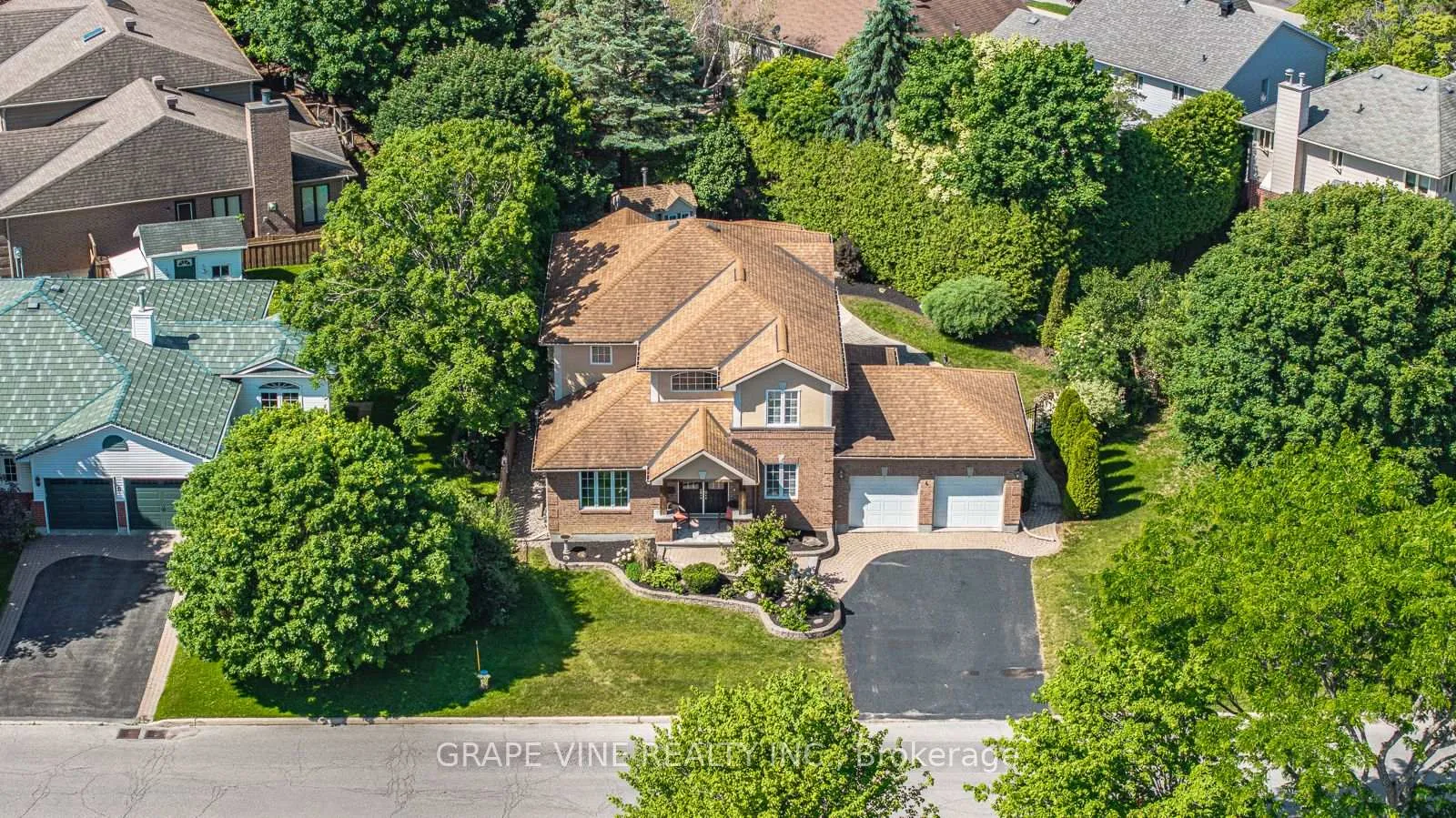 Photo 2 of 4 Carbery Drive, Ottawa, Stittsville (Central) — HOMEH