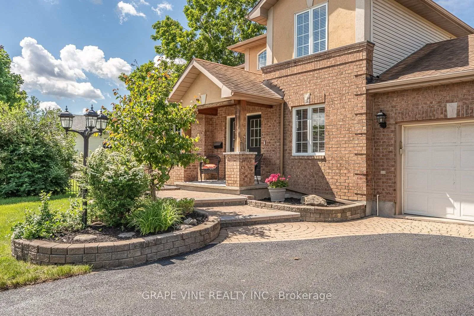 Photo 4 of 4 Carbery Drive, Ottawa, Stittsville (Central) — HOMEH
