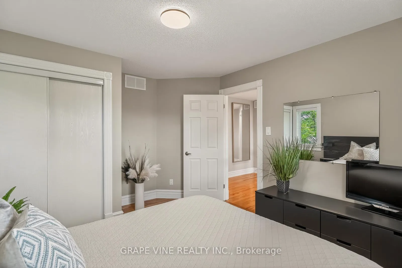 Photo 33 of 4 Carbery Drive, Ottawa, Stittsville (Central) — HOMEH
