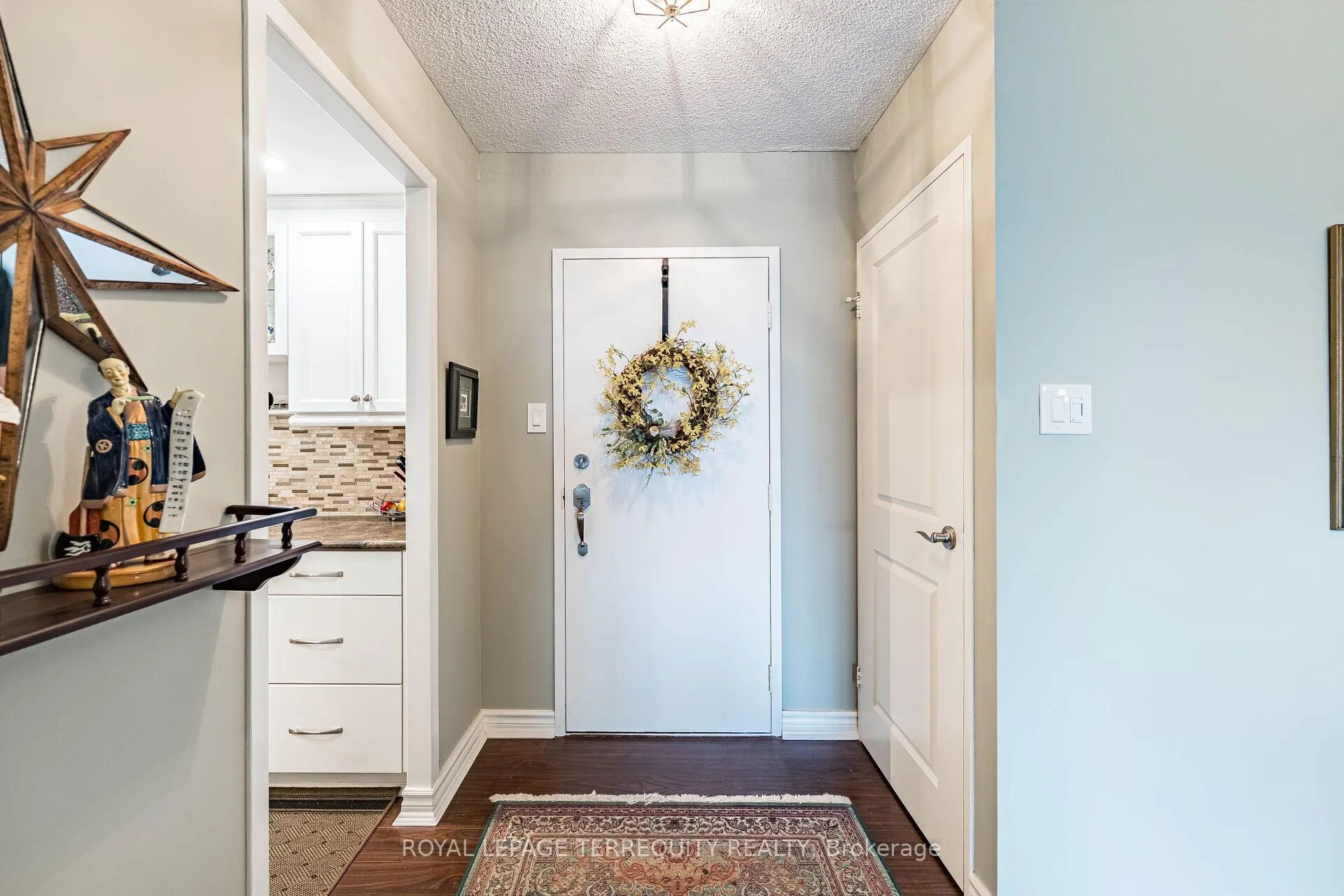 Photo 3 of Unit 306, 299 Mill Road, Etobicoke, Markland Wood — HOMEH