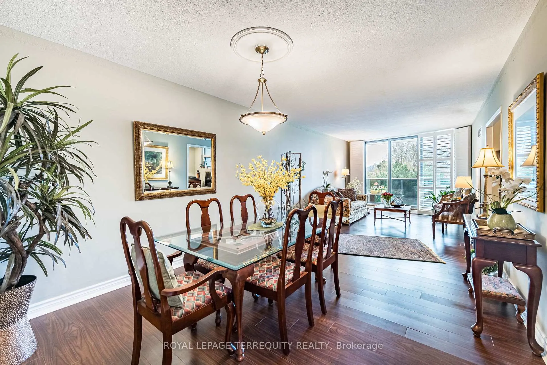 Photo 4 of Unit 306, 299 Mill Road, Etobicoke, Markland Wood — HOMEH