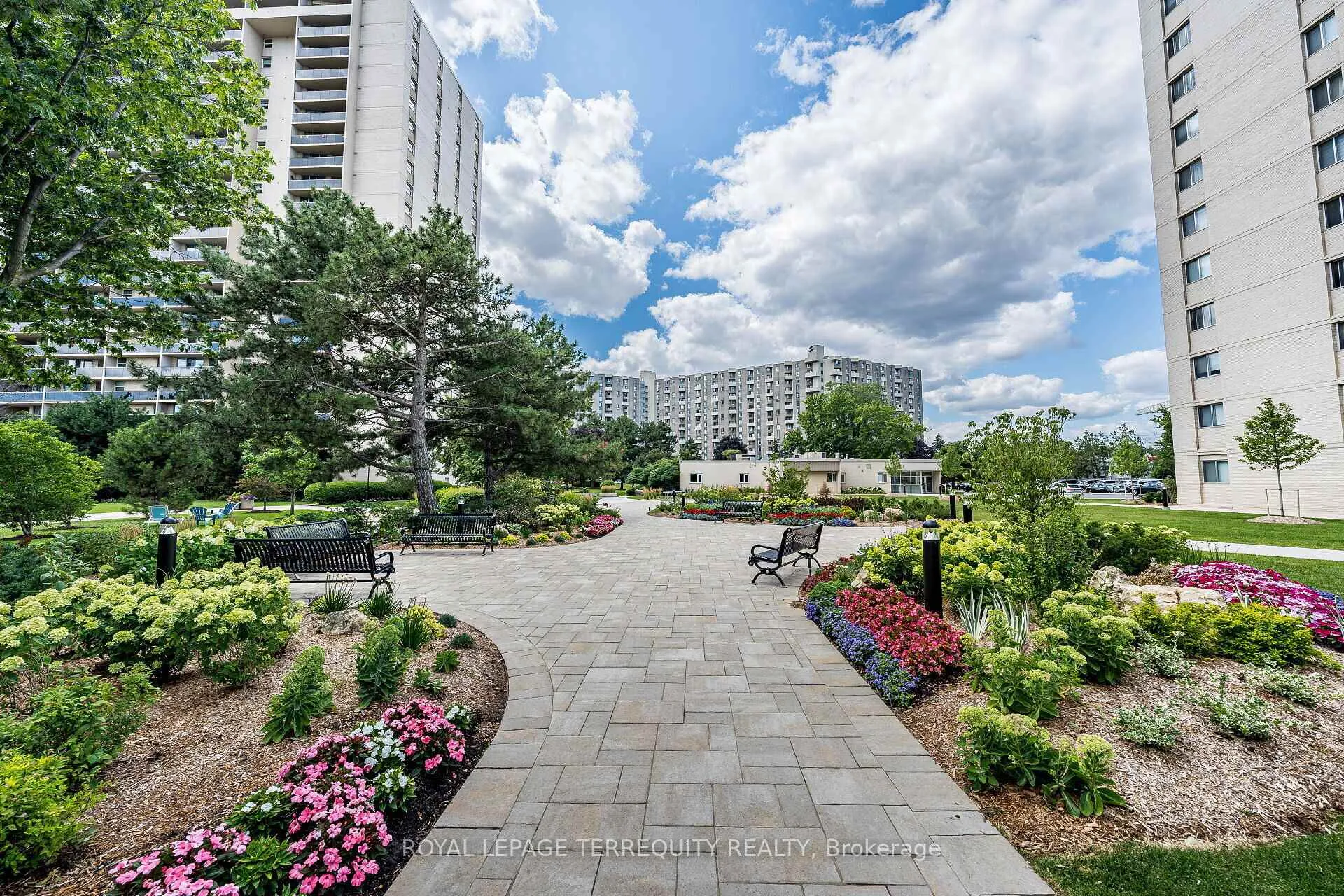 Photo 33 of Unit 306, 299 Mill Road, Etobicoke, Markland Wood — HOMEH