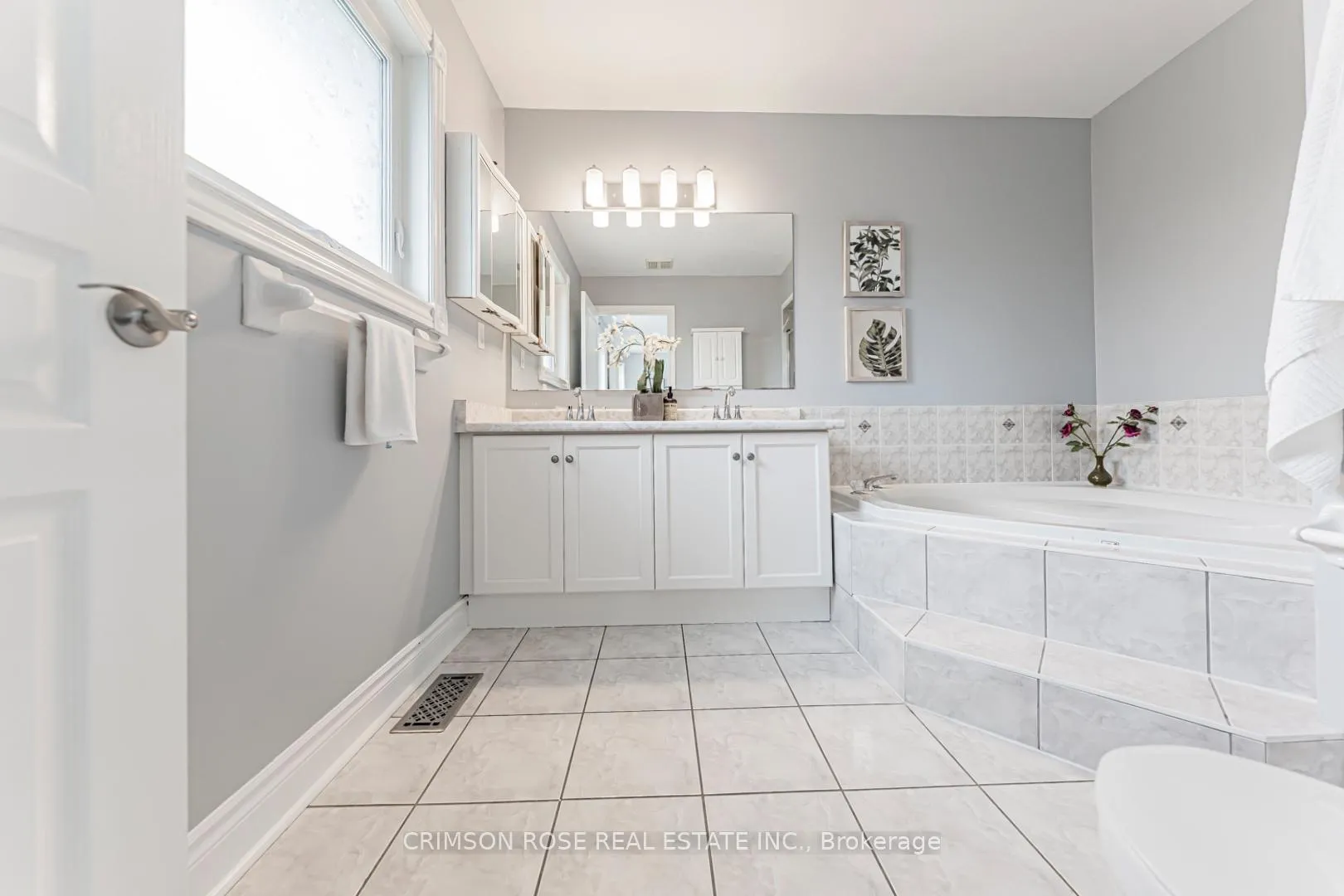 Photo 29 of 489 Ravineview Way, Oakville, Wedgewood Creek — HOMEH