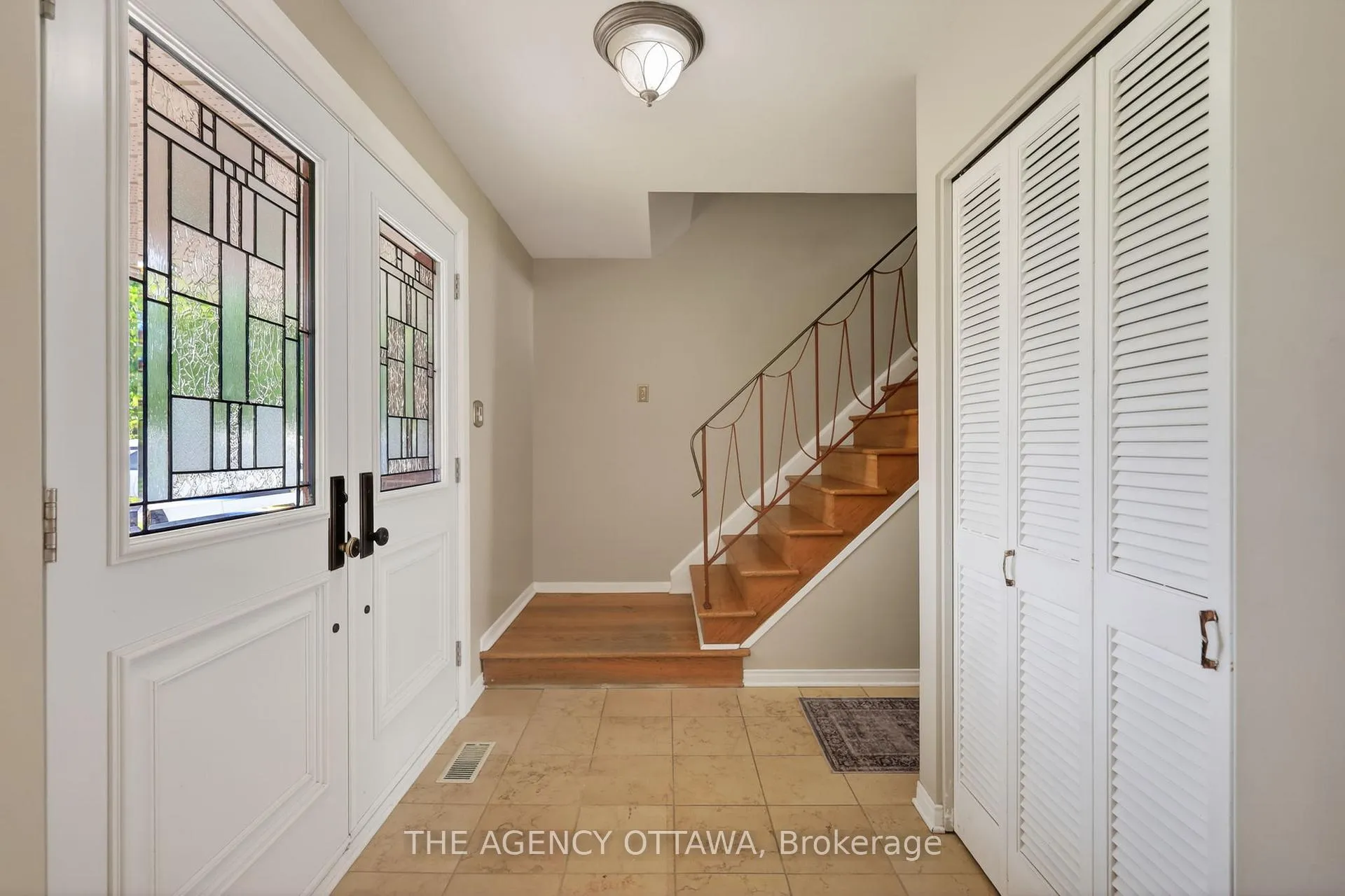 Photo 4 of 1681 Amberdale Crescent, Ottawa, Guildwood Estates - Urbandale Acres — HOMEH