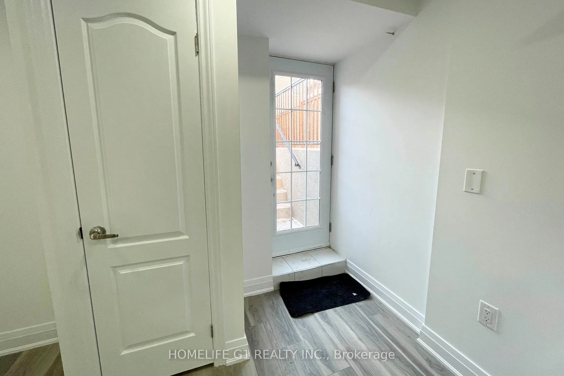Photo 2 of 80 Lola Crescent, Brampton, Northwest Brampton — HOMEH