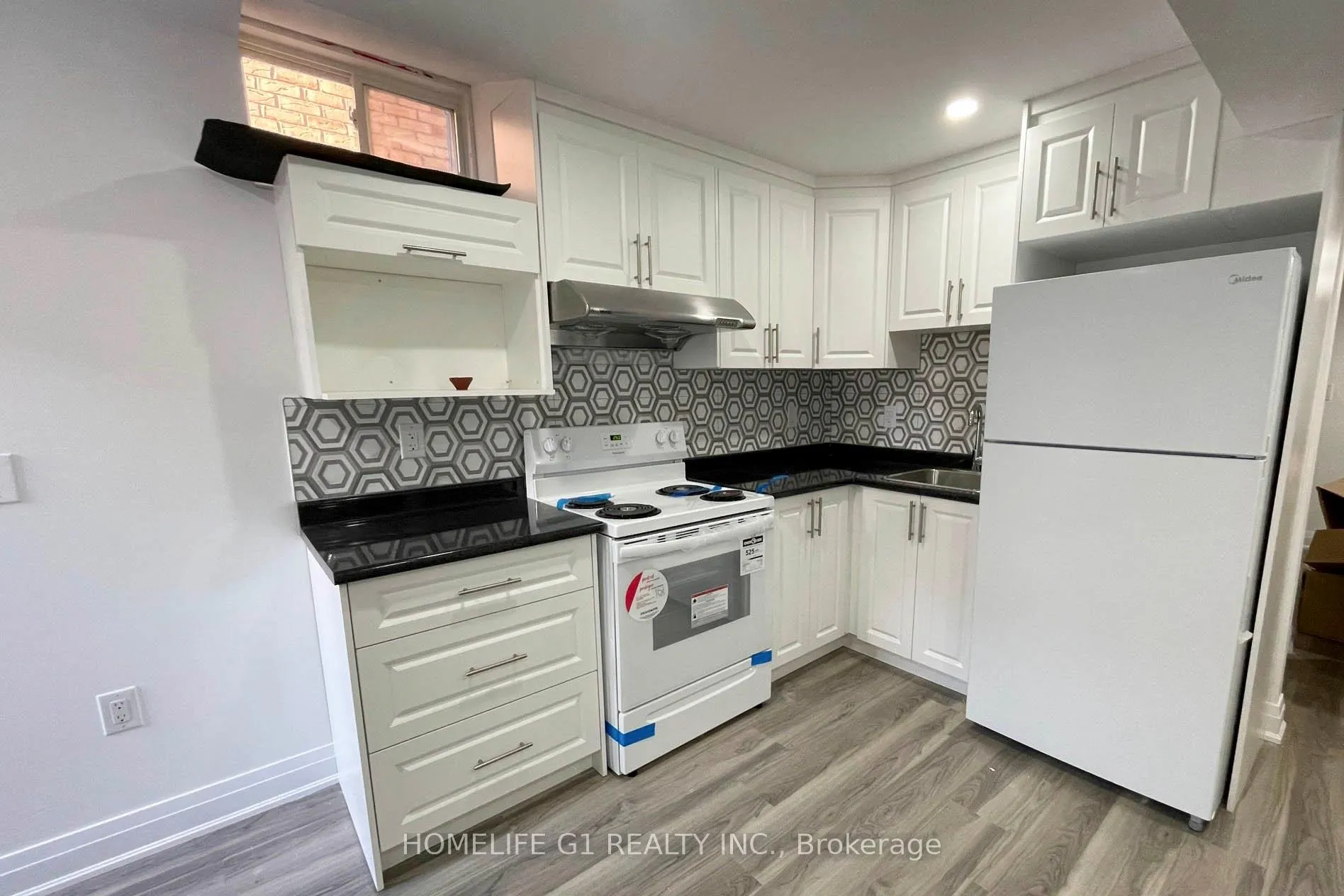 Photo 3 of 80 Lola Crescent, Brampton, Northwest Brampton — HOMEH