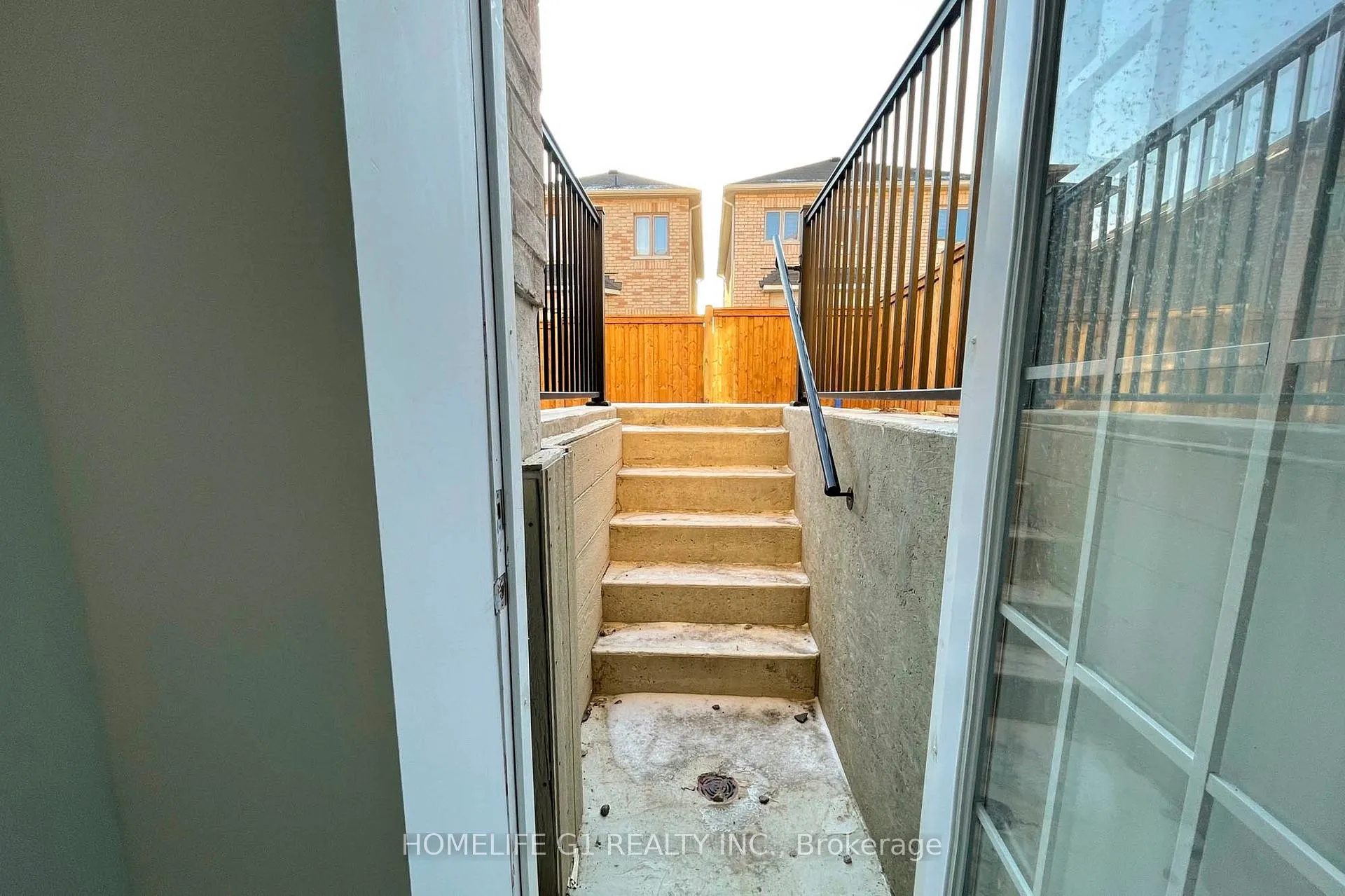 Photo 13 of 80 Lola Crescent, Brampton, Northwest Brampton — HOMEH
