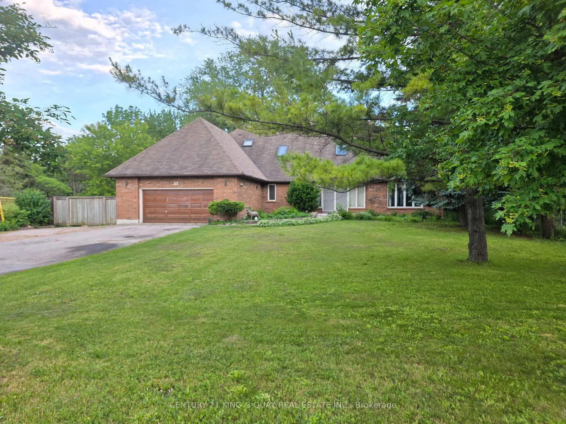 Photo 2 of 43 Helen Avenue, Markham, Village Green-South Unionville — HOMEH
