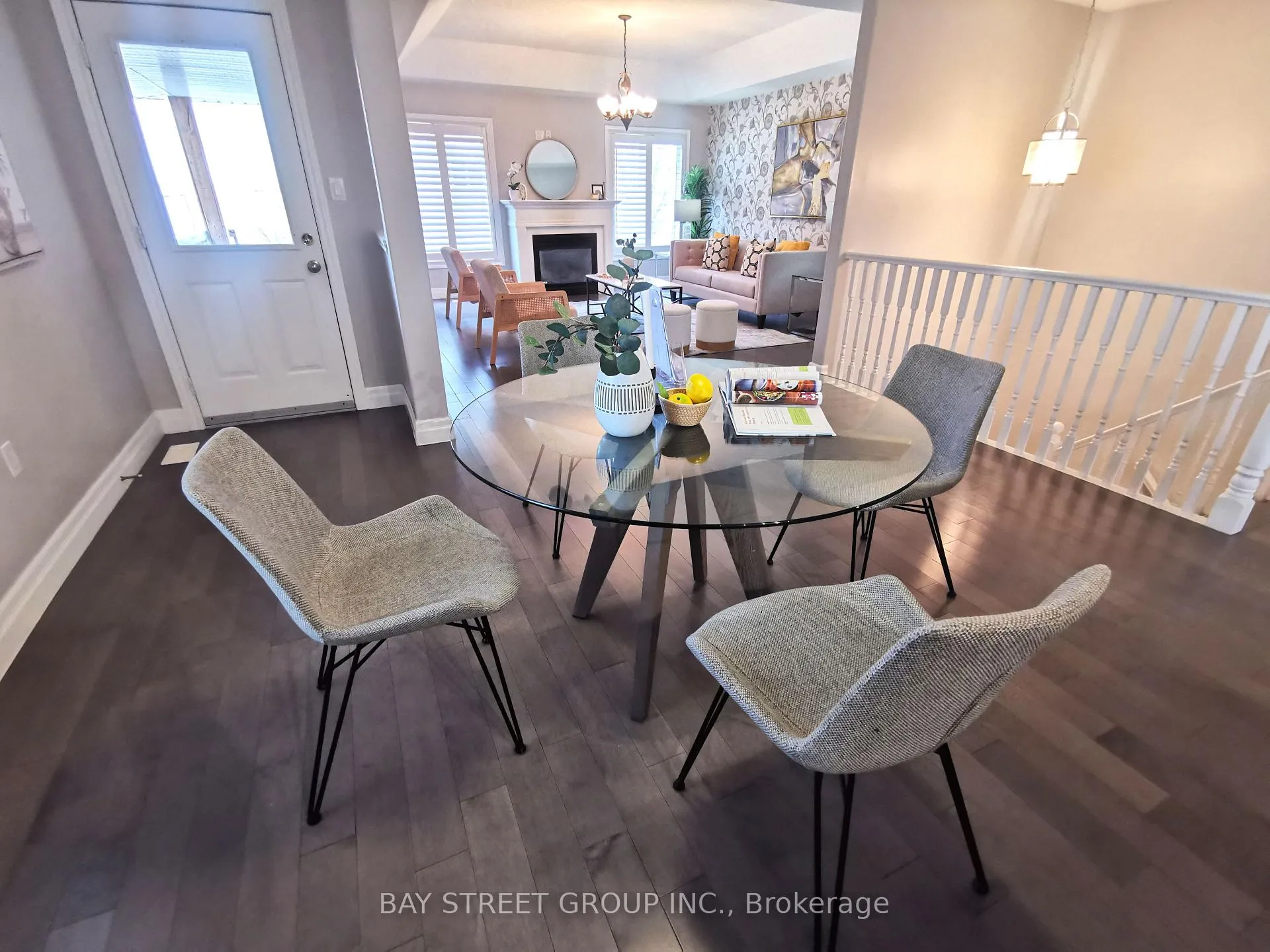 Photo 13 of 19 Falcon Crescent, Barrie, Innis-Shore — HOMEH