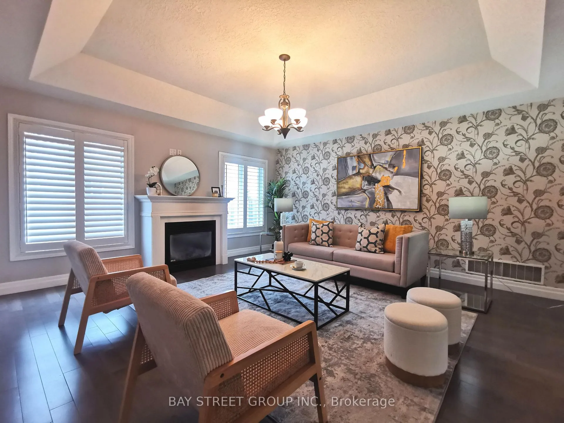 Photo 14 of 19 Falcon Crescent, Barrie, Innis-Shore — HOMEH