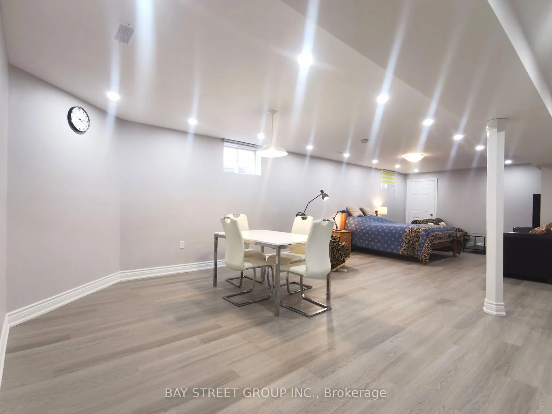 Photo 22 of 19 Falcon Crescent, Barrie, Innis-Shore — HOMEH