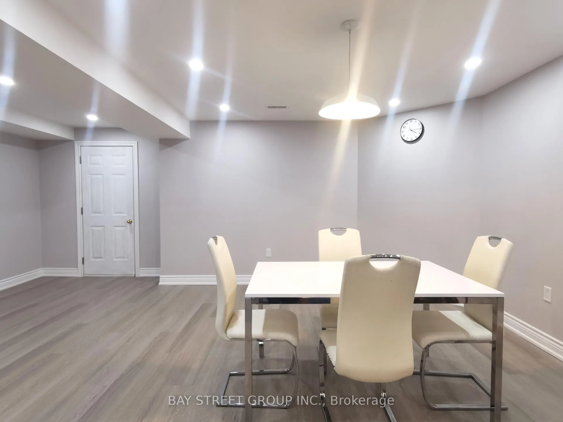 Photo 23 of 19 Falcon Crescent, Barrie, Innis-Shore — HOMEH