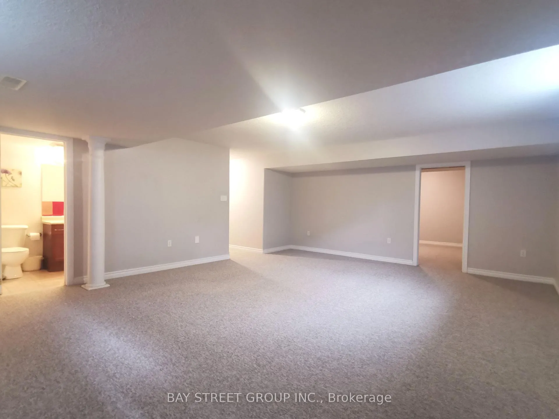 Photo 26 of 19 Falcon Crescent, Barrie, Innis-Shore — HOMEH