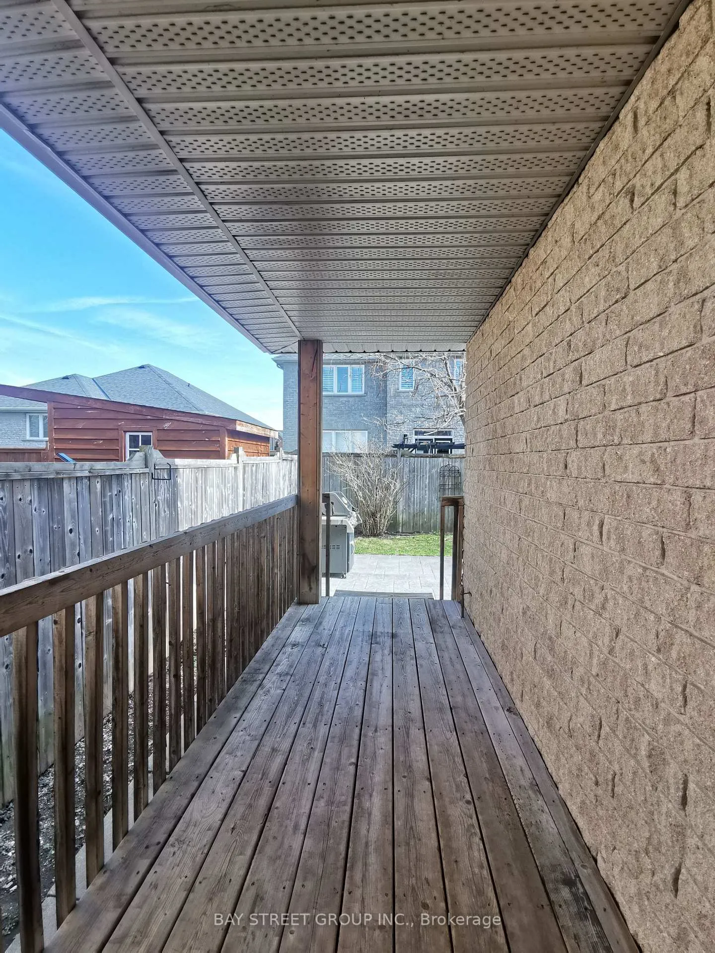 Photo 30 of 19 Falcon Crescent, Barrie, Innis-Shore — HOMEH