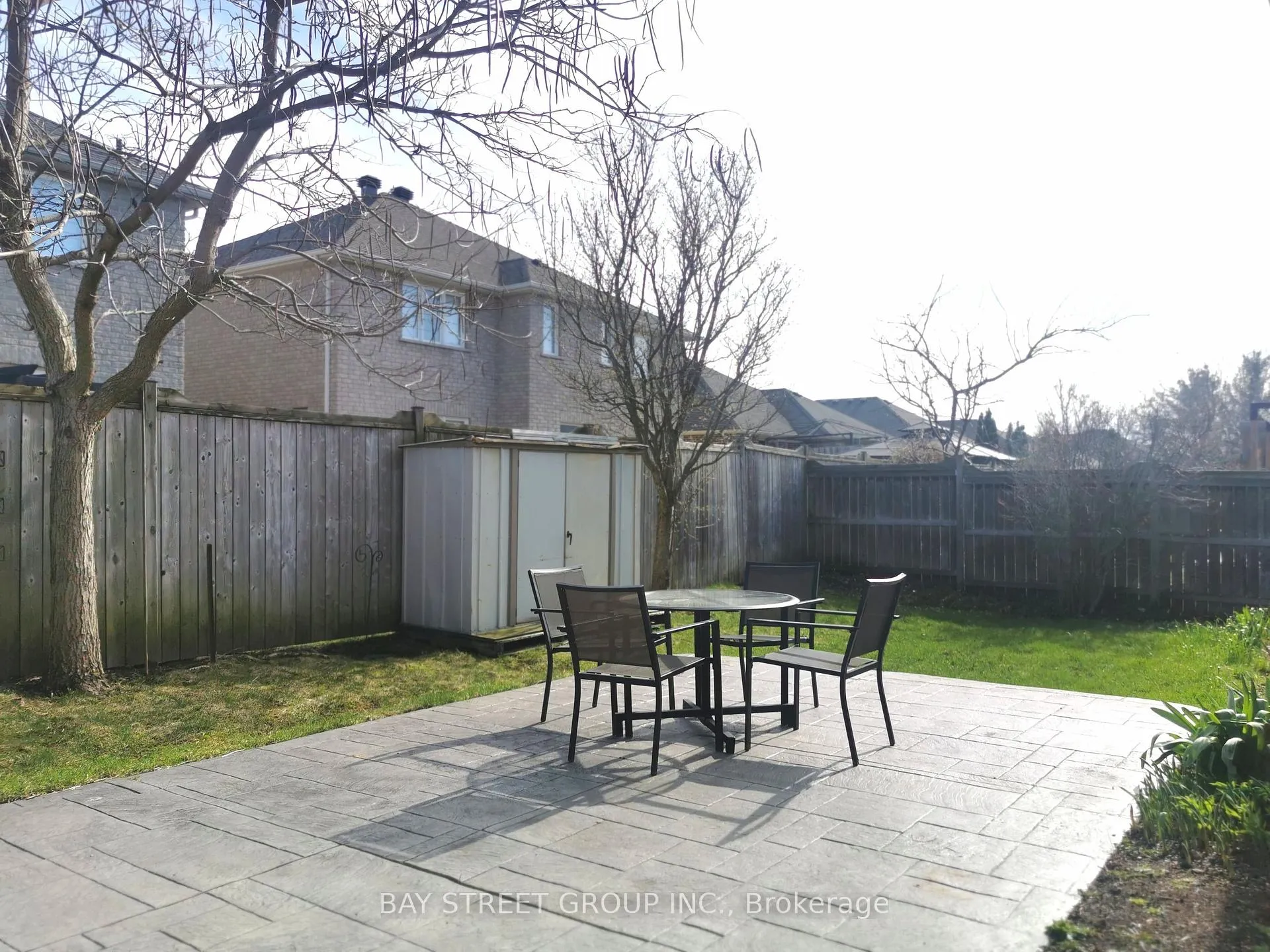 Photo 31 of 19 Falcon Crescent, Barrie, Innis-Shore — HOMEH