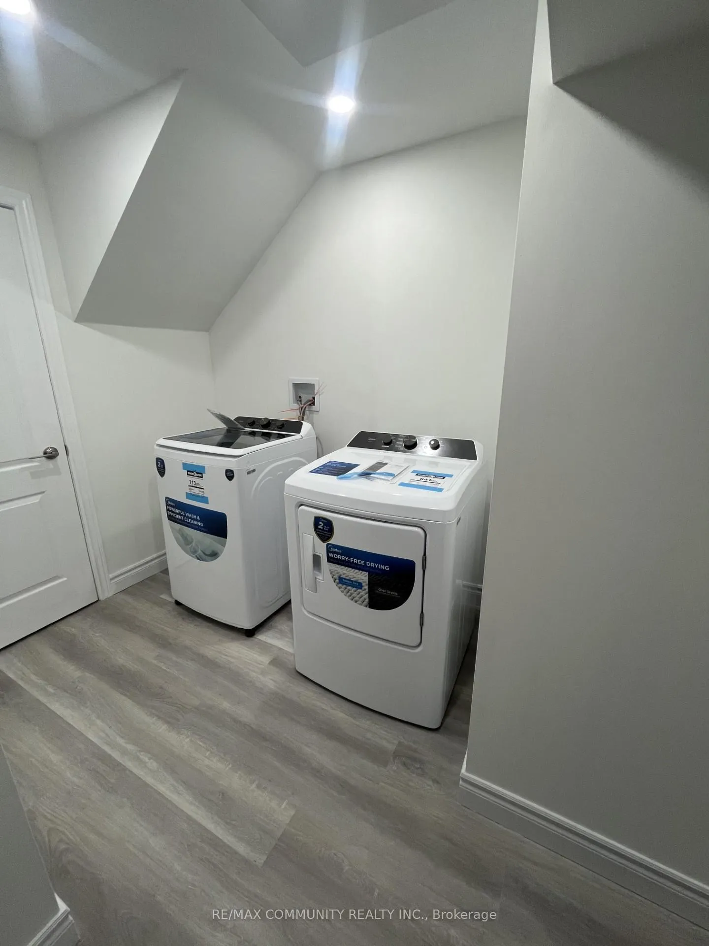 Photo 1 of 387 Tennant Circle, Vaughan, Vellore Village — HOMEH