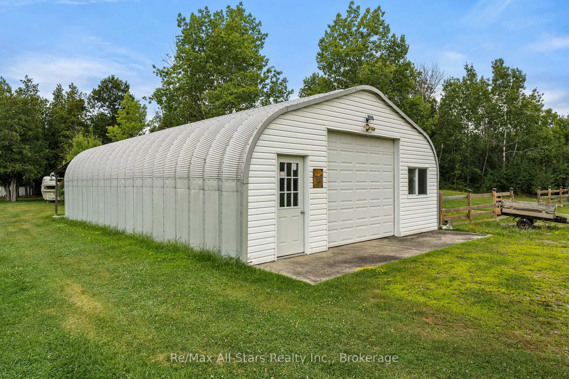 Photo of 93 Sturgeon Glen Road