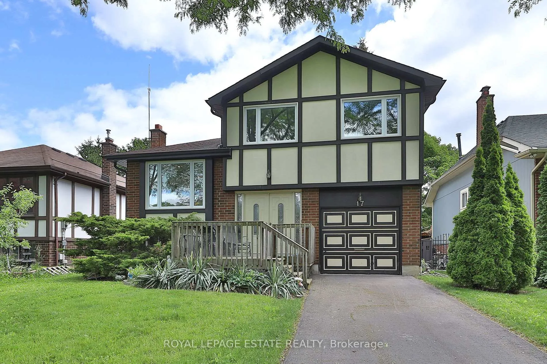Photo 1 of 17 Jacob Drive, Whitby, Lynde Creek — HOMEH