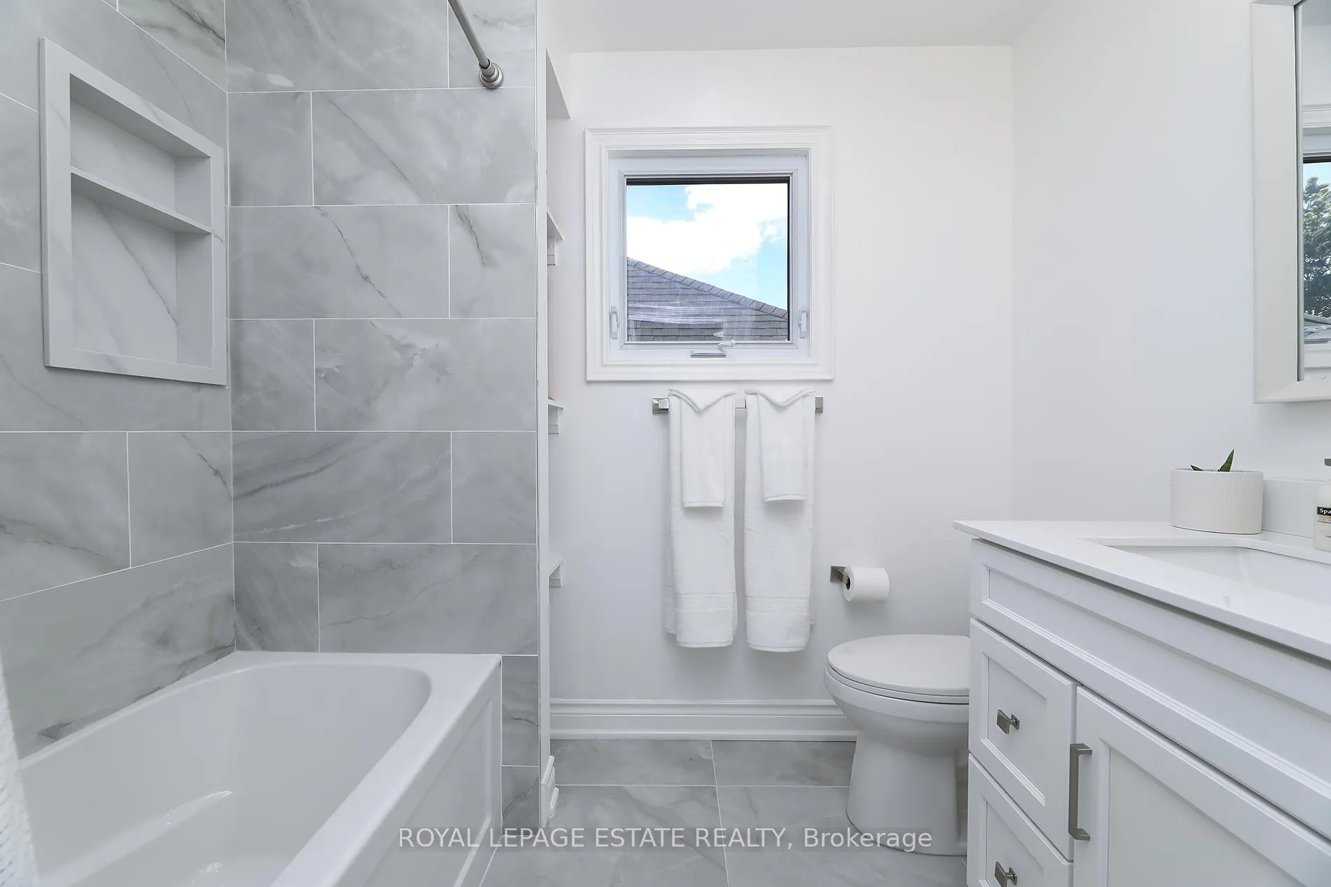 Photo 22 of 17 Jacob Drive, Whitby, Lynde Creek — HOMEH