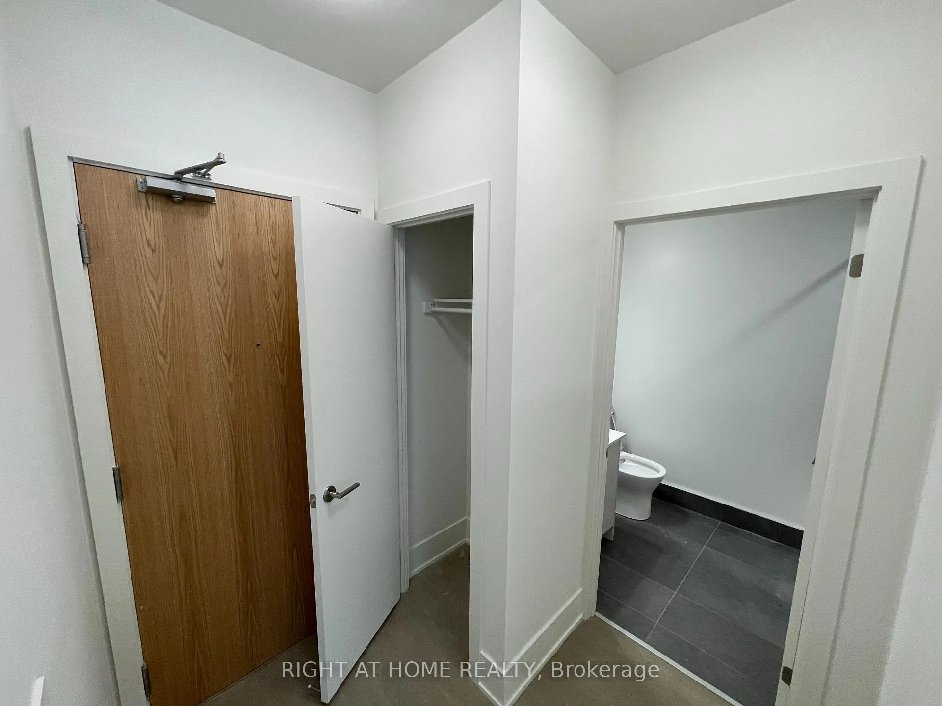 Photo 3 of Unit 412, 495 Logan Avenue, Toronto, North Riverdale — HOMEH