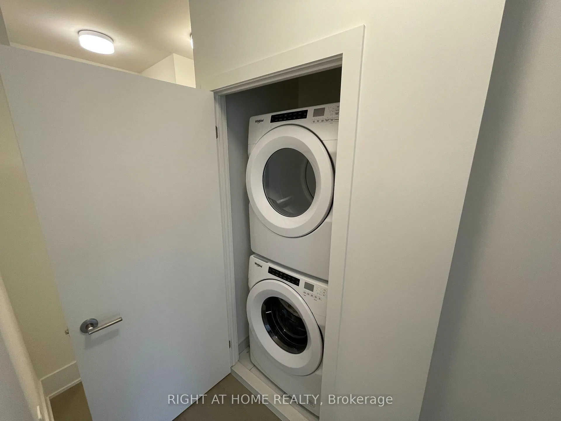 Photo 4 of Unit 412, 495 Logan Avenue, Toronto, North Riverdale — HOMEH