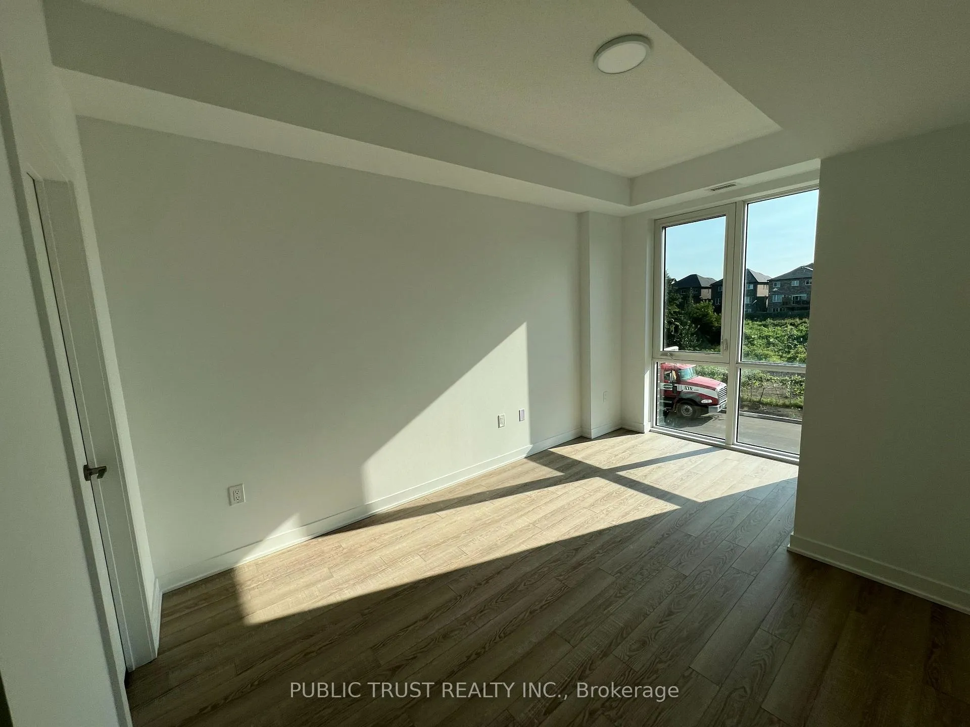 Photo 8 of Unit 211, 385 Arctic Red Dr, Oshawa, Windfields — HOMEH