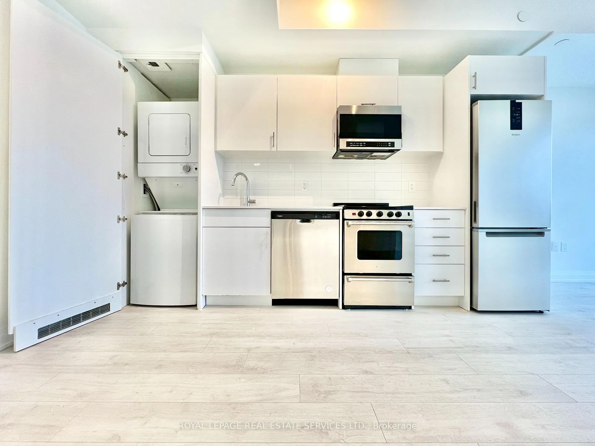 Photo 10 of Unit 308, 412 Silver Maple Road, Oakville, Joshua Meadows — HOMEH