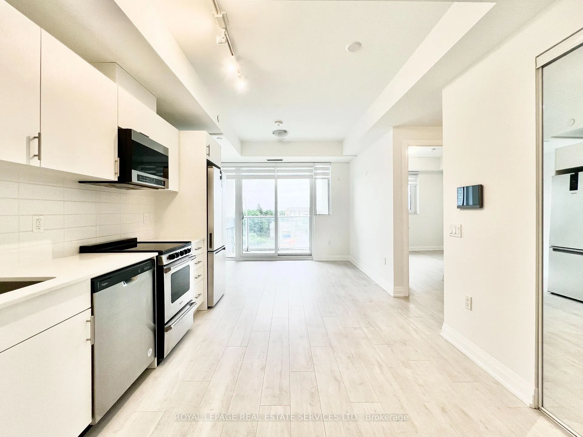 Photo 11 of Unit 308, 412 Silver Maple Road, Oakville, Joshua Meadows — HOMEH