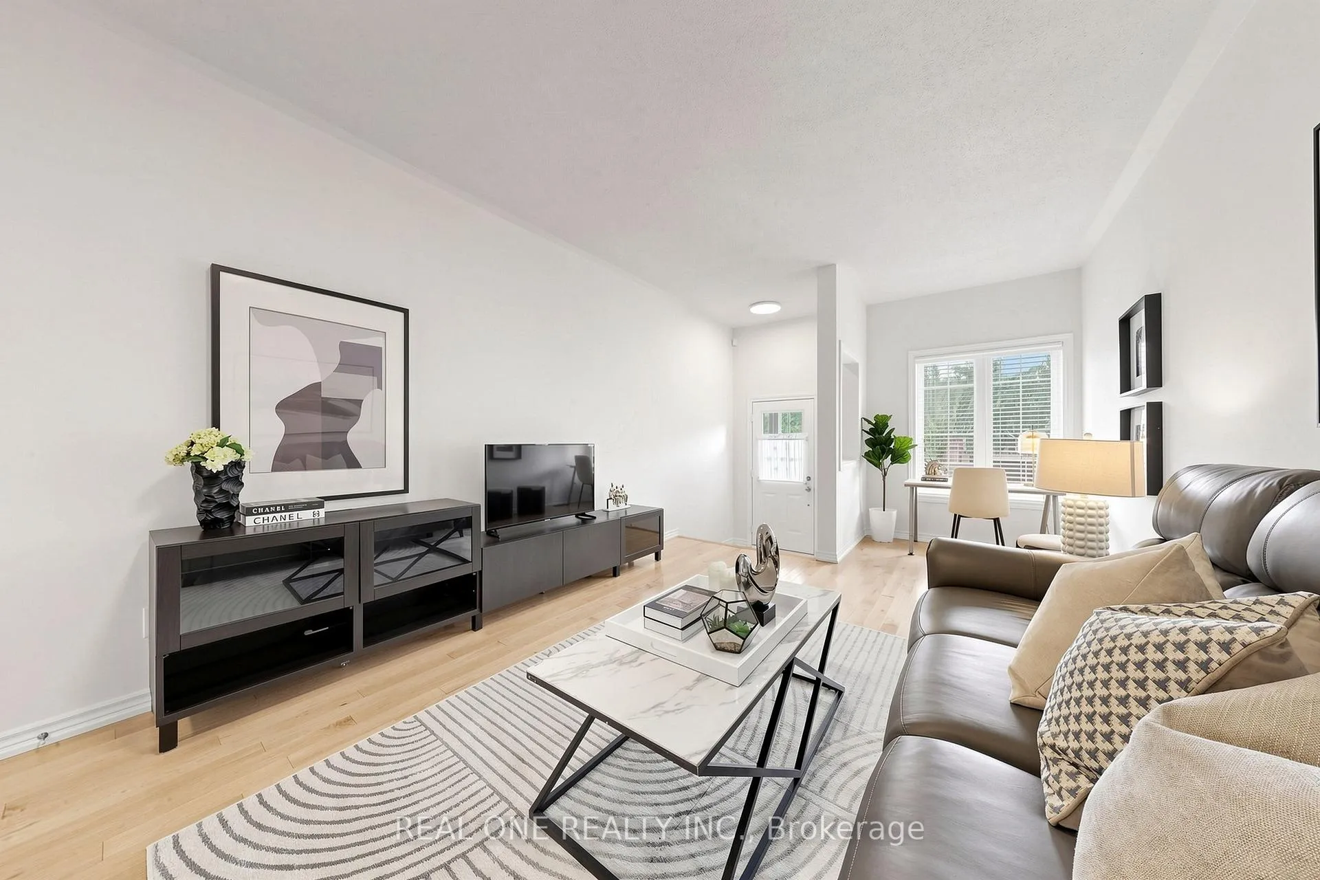 Photo 4 of 11 Moore's Court, Markham, Box Grove — HOMEH