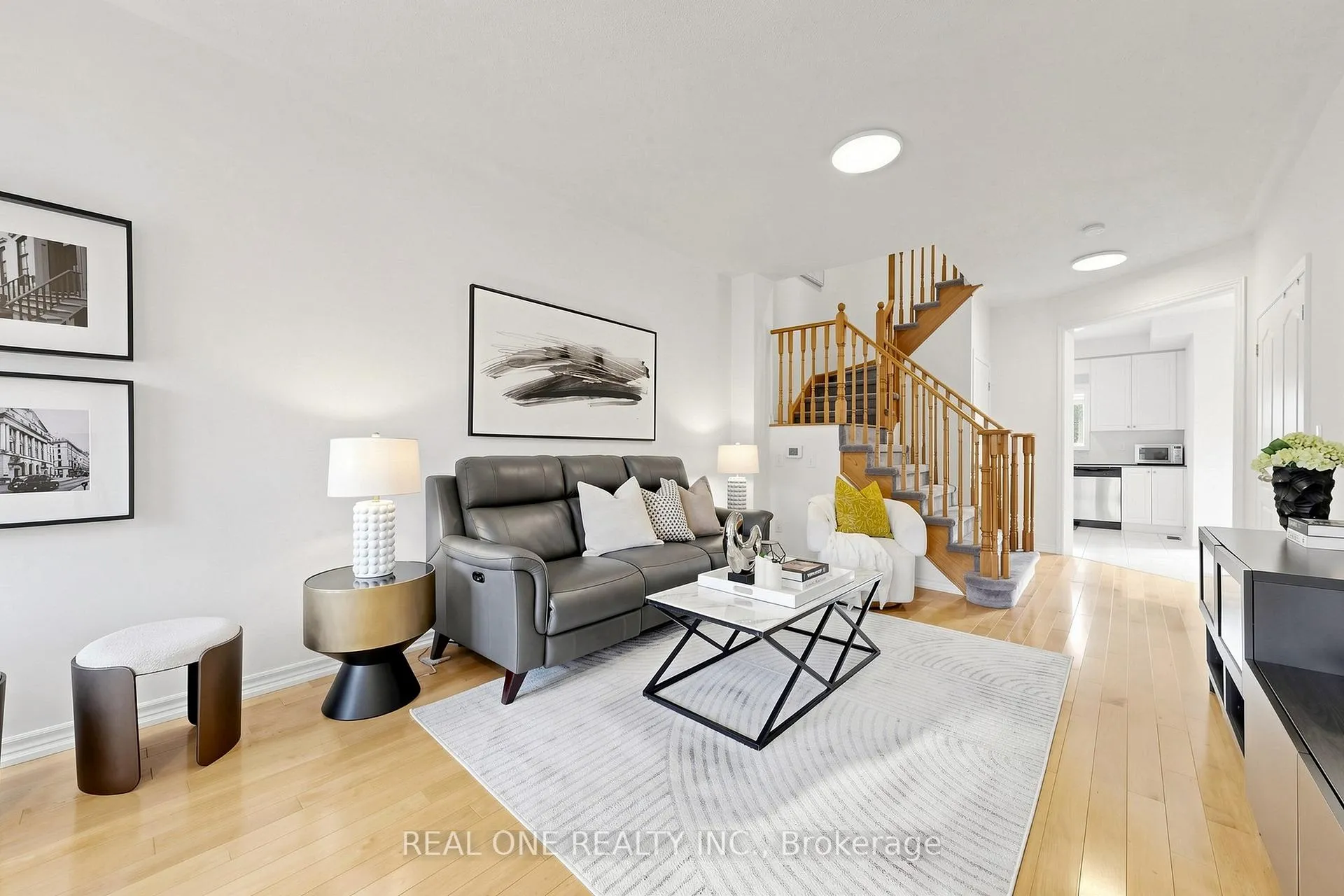 Photo 6 of 11 Moore's Court, Markham, Box Grove — HOMEH