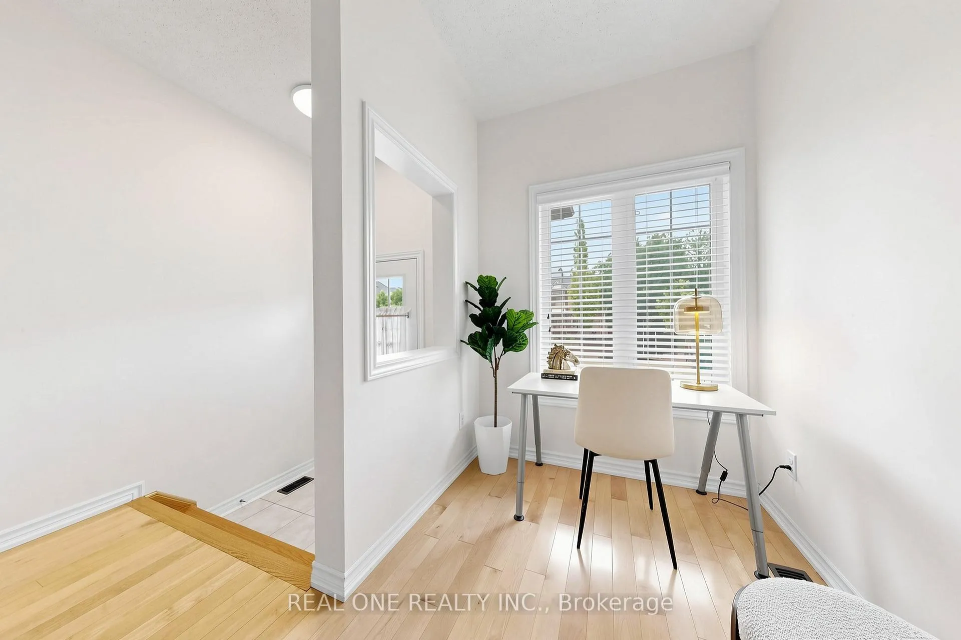 Photo 7 of 11 Moore's Court, Markham, Box Grove — HOMEH