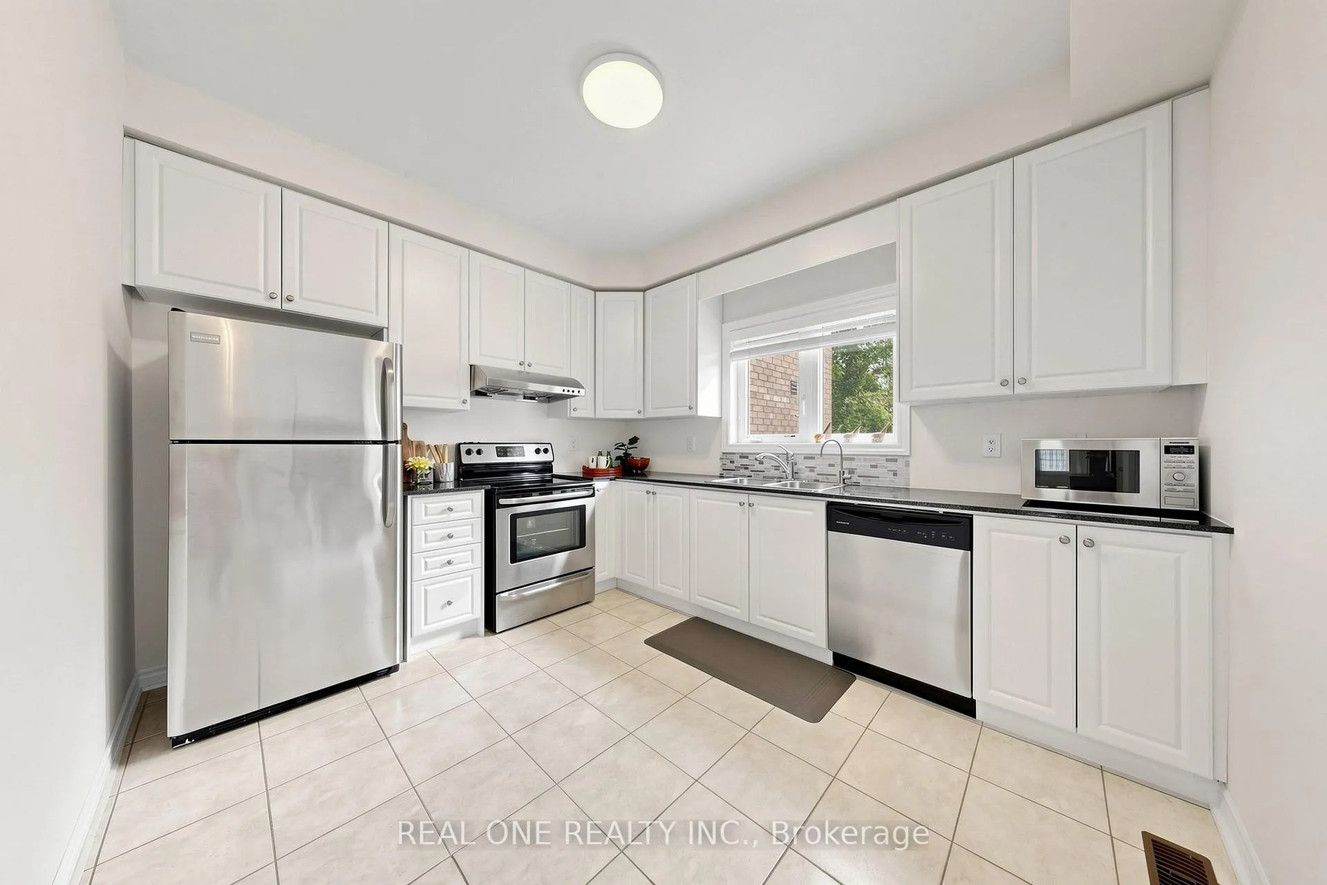 Photo 8 of 11 Moore's Court, Markham, Box Grove — HOMEH