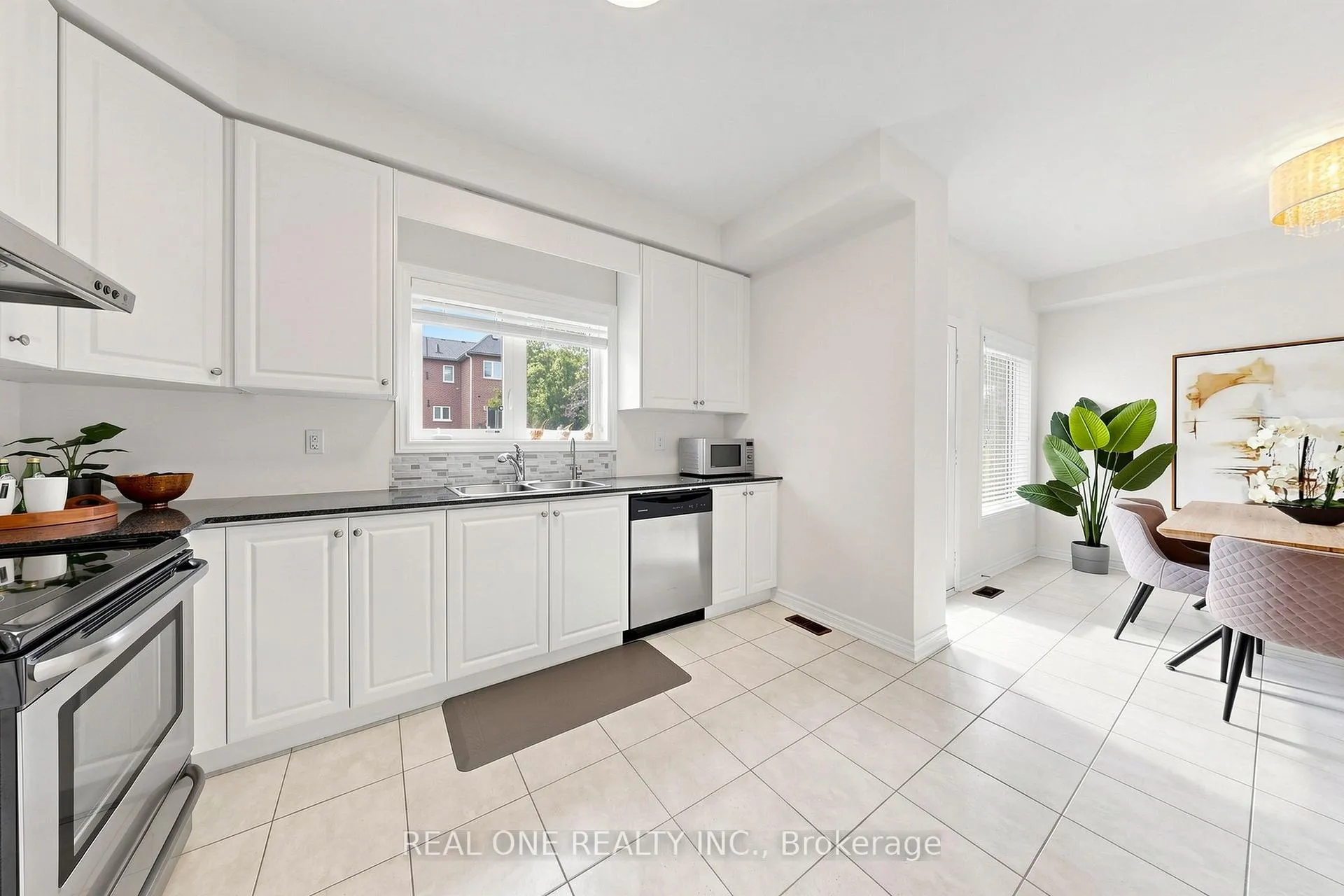Photo 10 of 11 Moore's Court, Markham, Box Grove — HOMEH