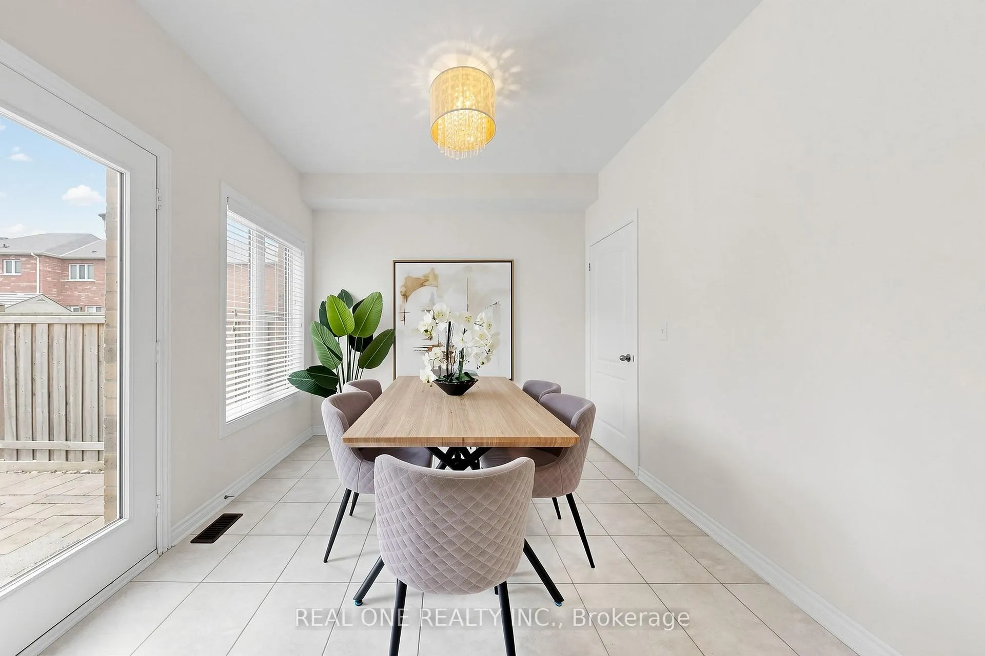 Photo 11 of 11 Moore's Court, Markham, Box Grove — HOMEH