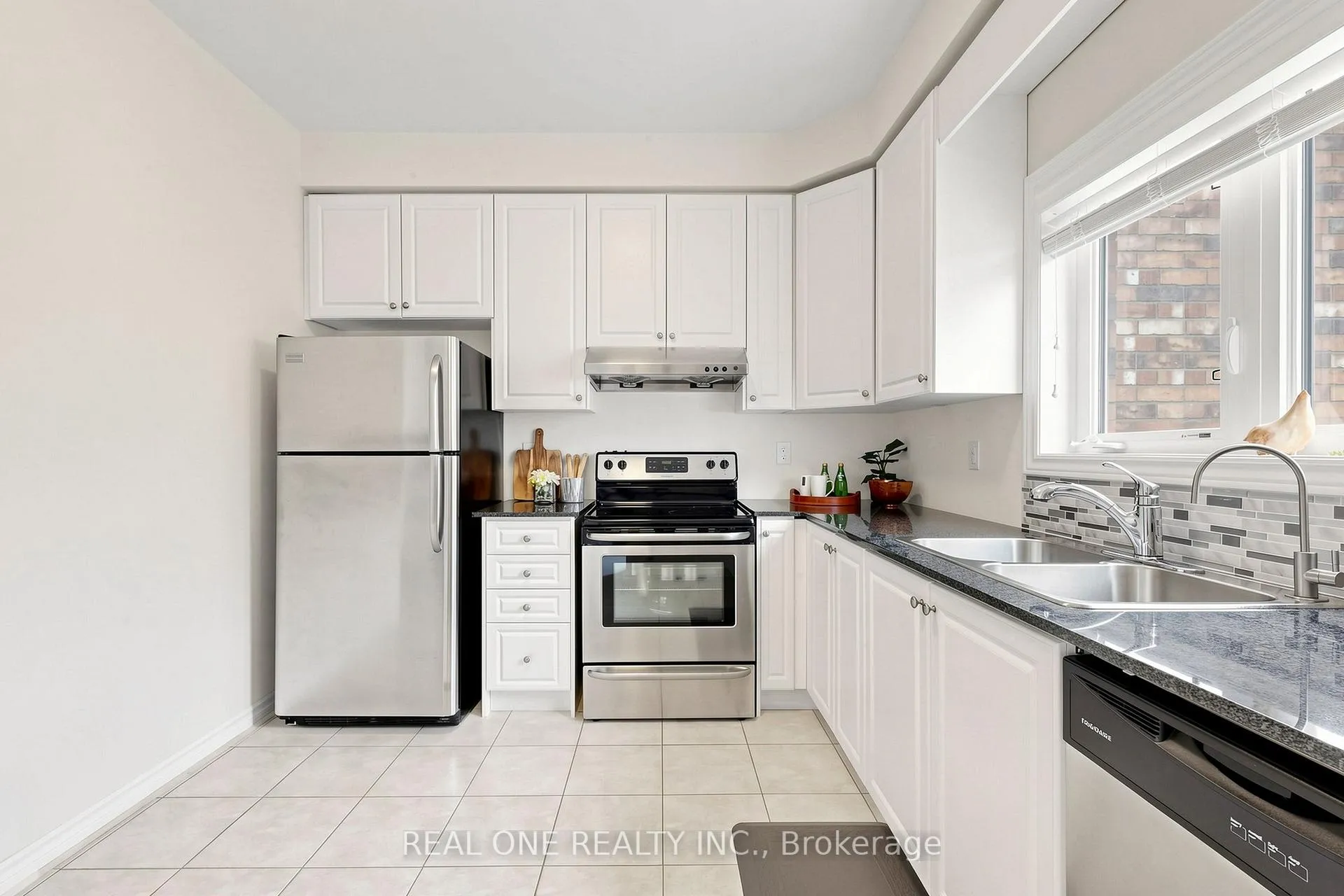 Photo 12 of 11 Moore's Court, Markham, Box Grove — HOMEH
