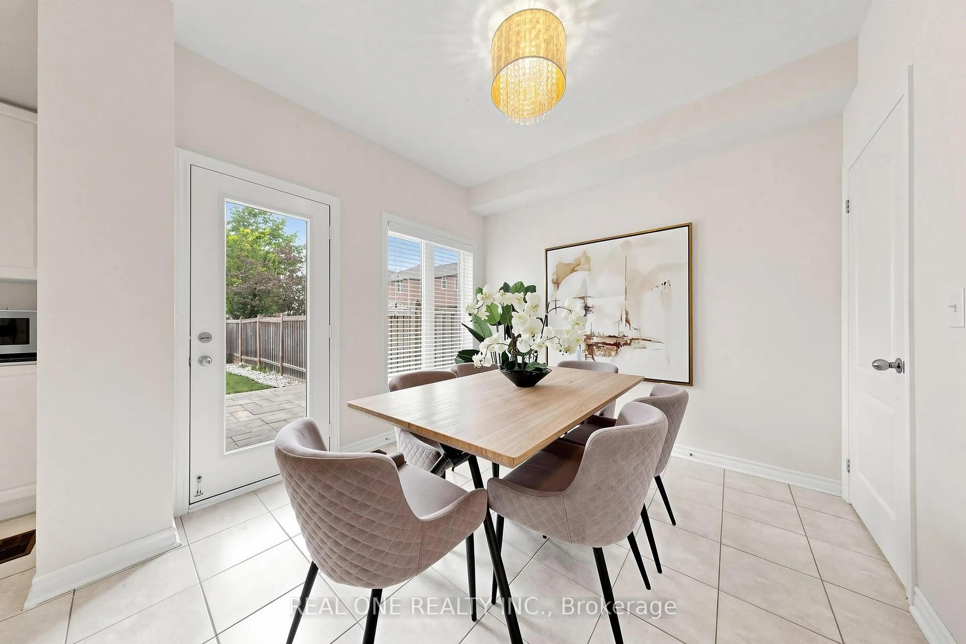 Photo 13 of 11 Moore's Court, Markham, Box Grove — HOMEH