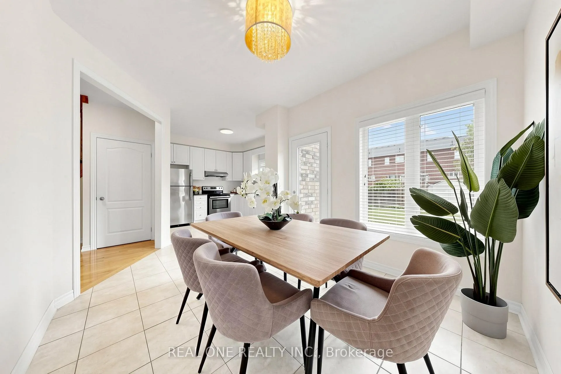 Photo 14 of 11 Moore's Court, Markham, Box Grove — HOMEH