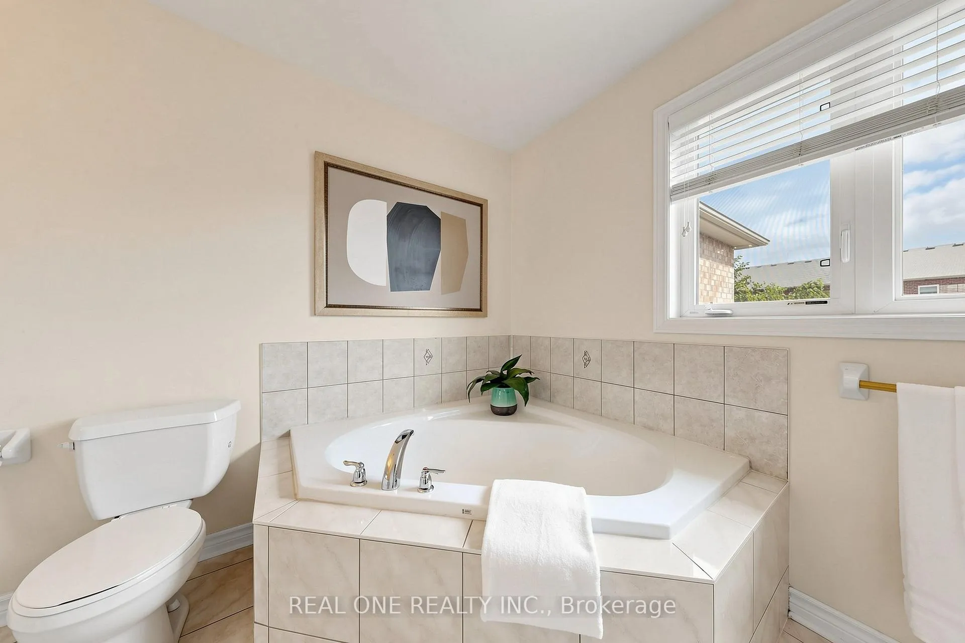 Photo 23 of 11 Moore's Court, Markham, Box Grove — HOMEH