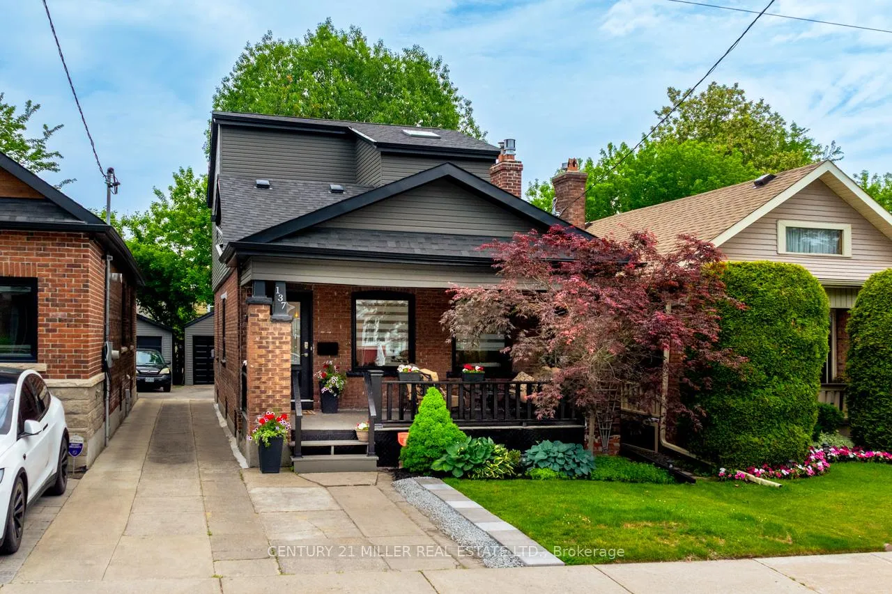 Photo 2 of 137 Springdale Boulevard, Toronto, Danforth Village-East York — HOMEH