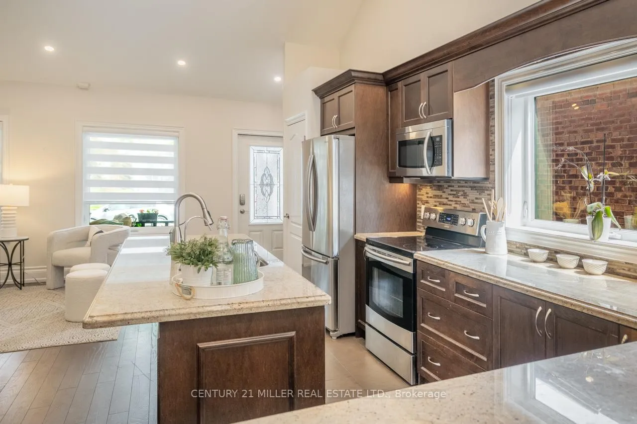 Photo 14 of 137 Springdale Boulevard, Toronto, Danforth Village-East York — HOMEH