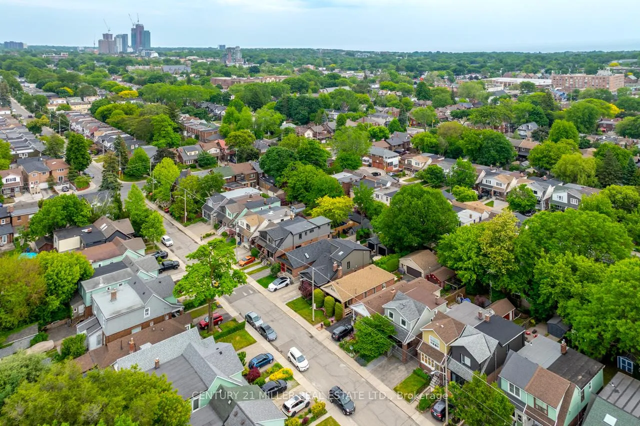 Photo 35 of 137 Springdale Boulevard, Toronto, Danforth Village-East York — HOMEH